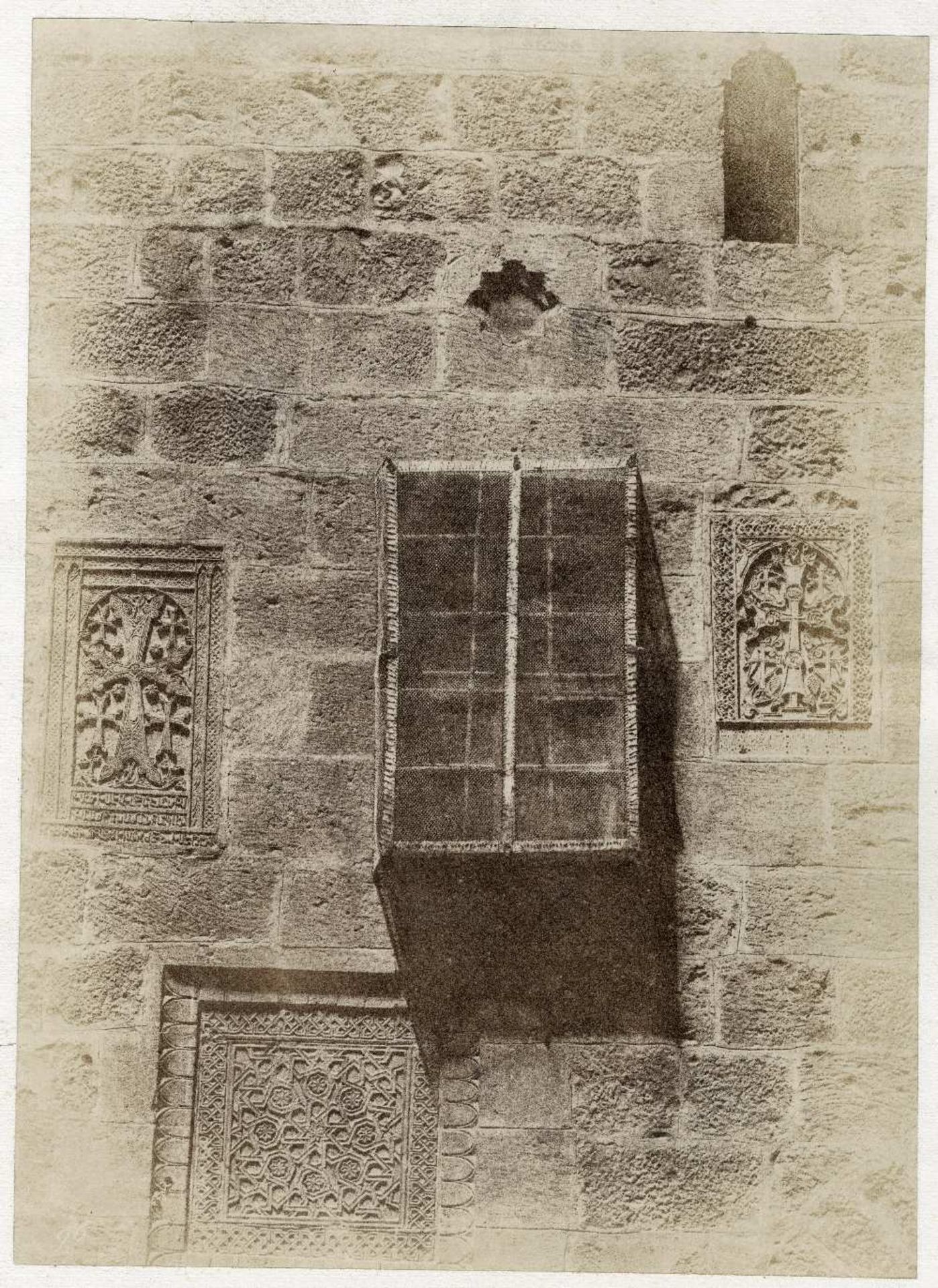 Auguste SALZMANN (1824-1872)Jérusalem, convent arménien, ornements, 1 Tirage sur papier salé d'après