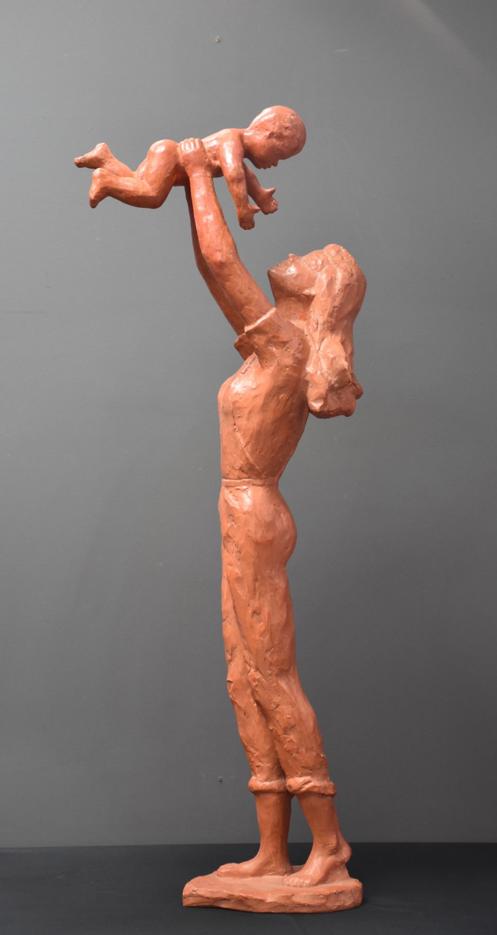 Paul SERSTE (1910-2000). Important terracotta, mother and child. Height : 80 cm.