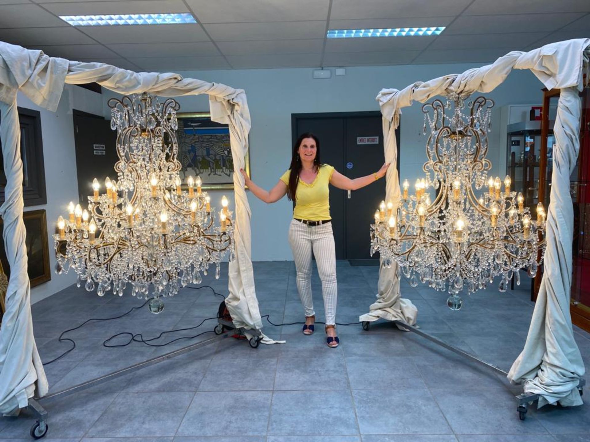 Exceptional pair of Italian romantic baroque type lights with 24 sconces circa 1960 from the famous 