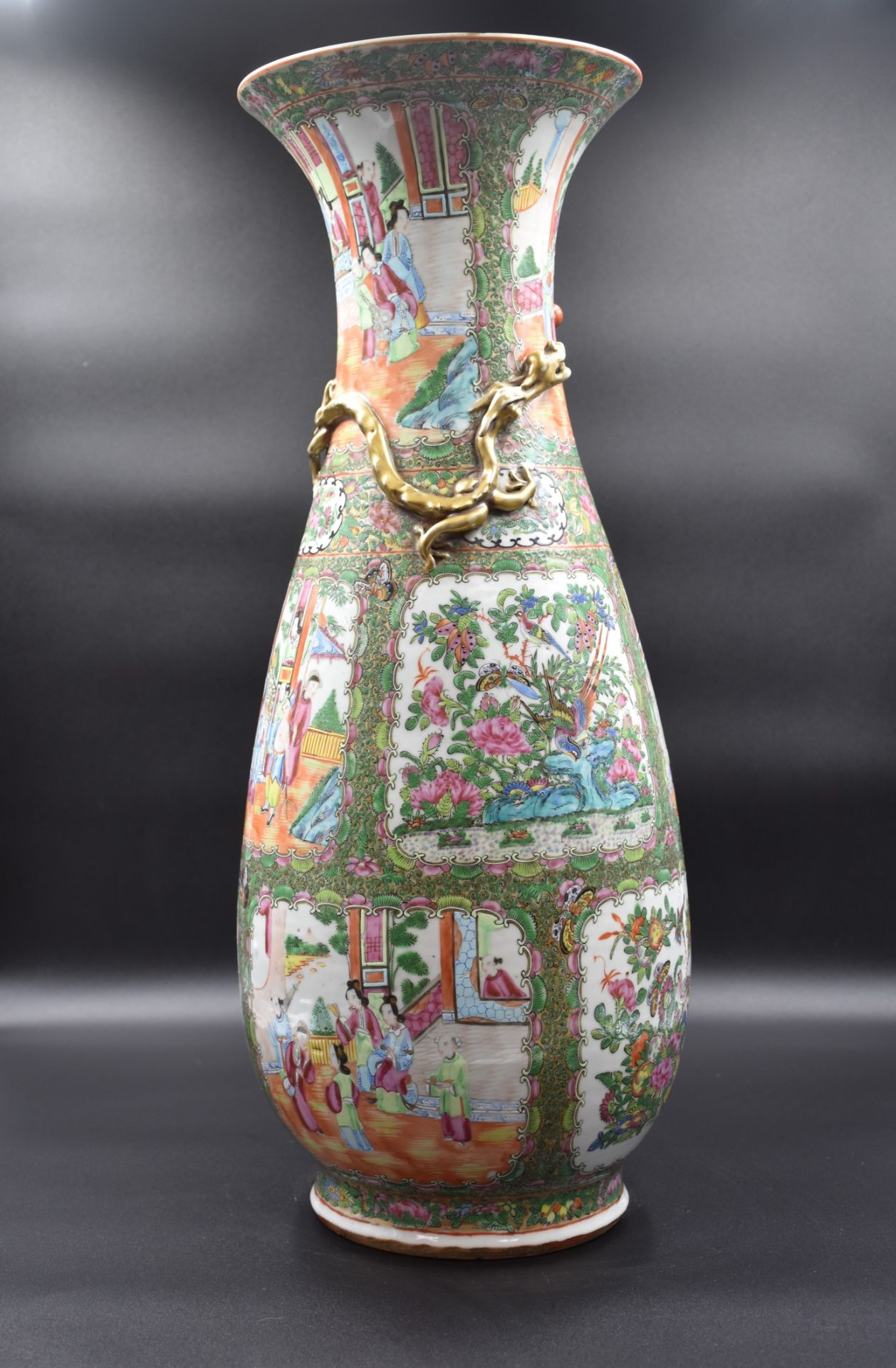 Canton porcelain vase with animated decorations in reserves. Gilded dragon in relief chasing the sac - Image 3 of 8