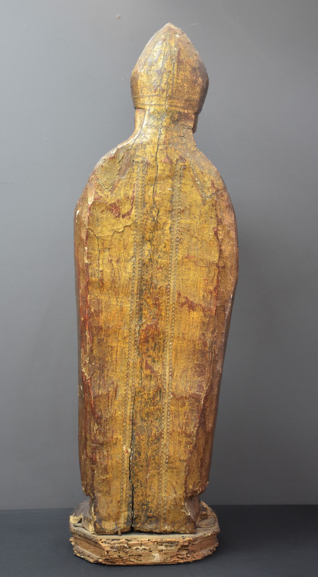 Carved wood representing Saint Blaise XVIth century H 85cm - Image 3 of 3