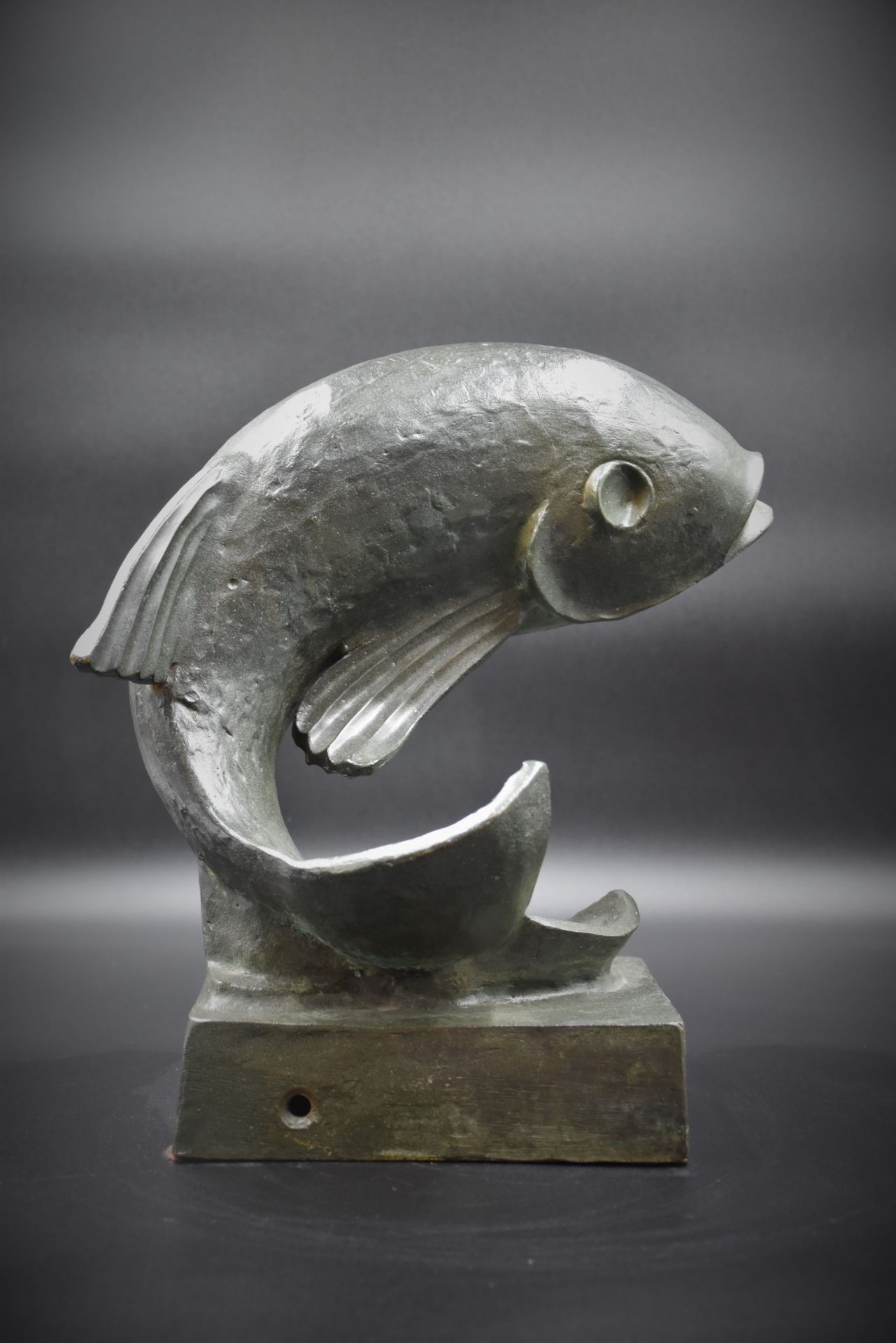 Carp in bronze with green patina. (sand casting) French school around 1940 in the taste of Sandoz. H