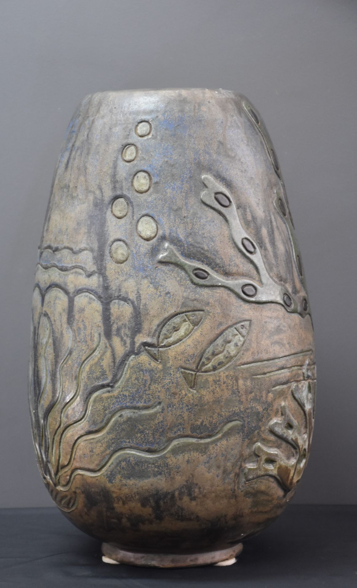 Roger GUERIN (1896-1954) Unique piece. Dated 1946. Rare stoneware vase with fish decoration. Height  - Image 2 of 4