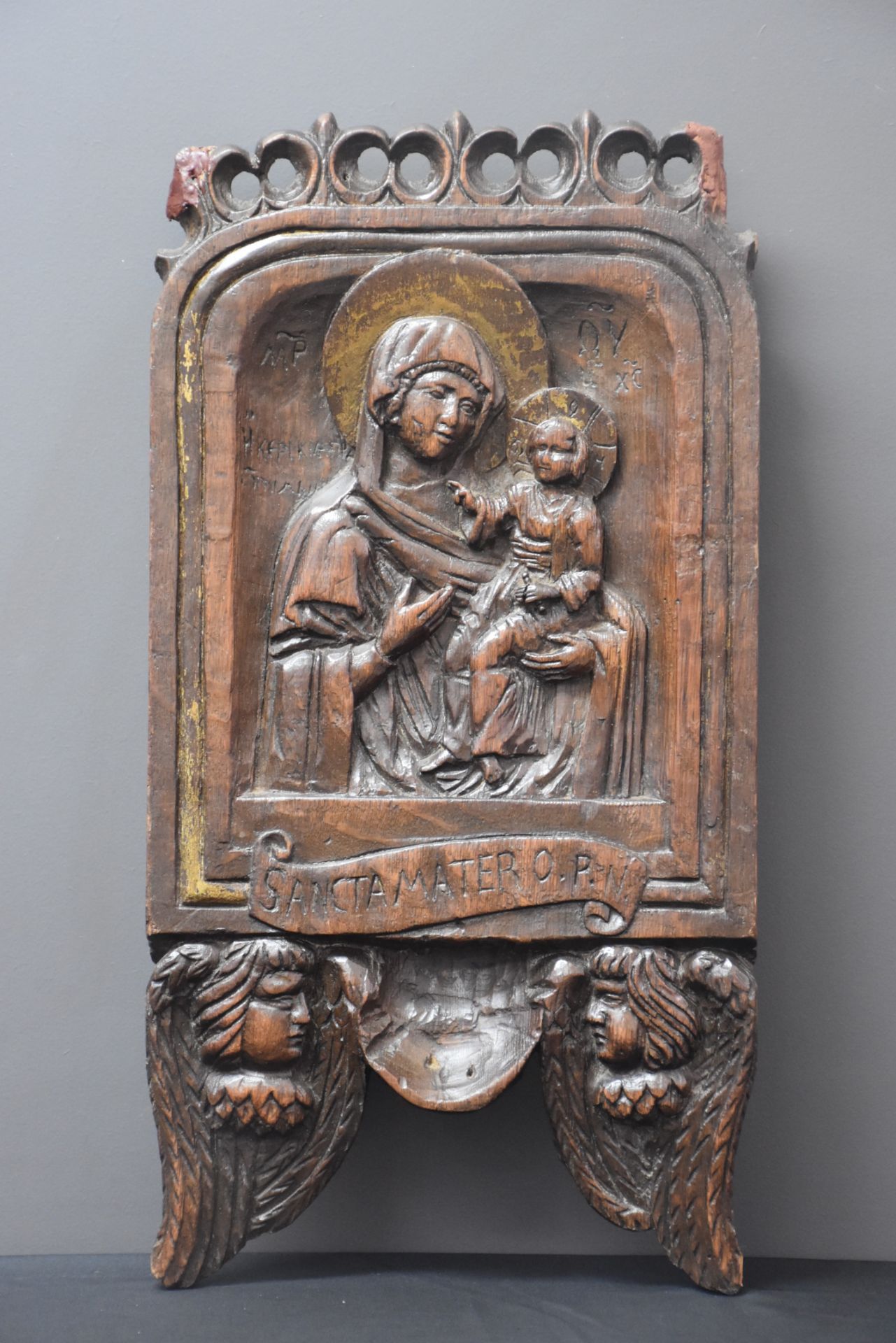 icon in carved wood. Height: 50 cm.