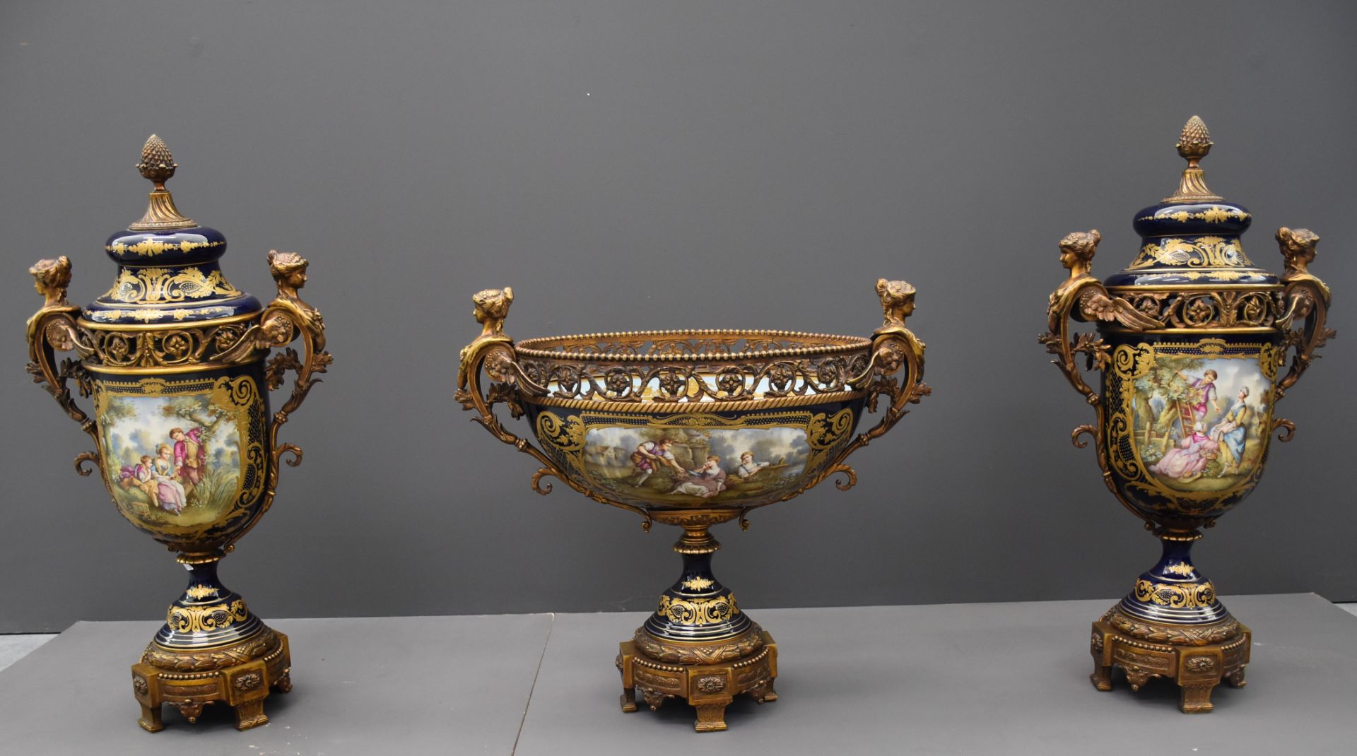 Impressive French porcelain set in the Sèvres style richly decorated with bronzes. In the Napoleon I - Image 7 of 27