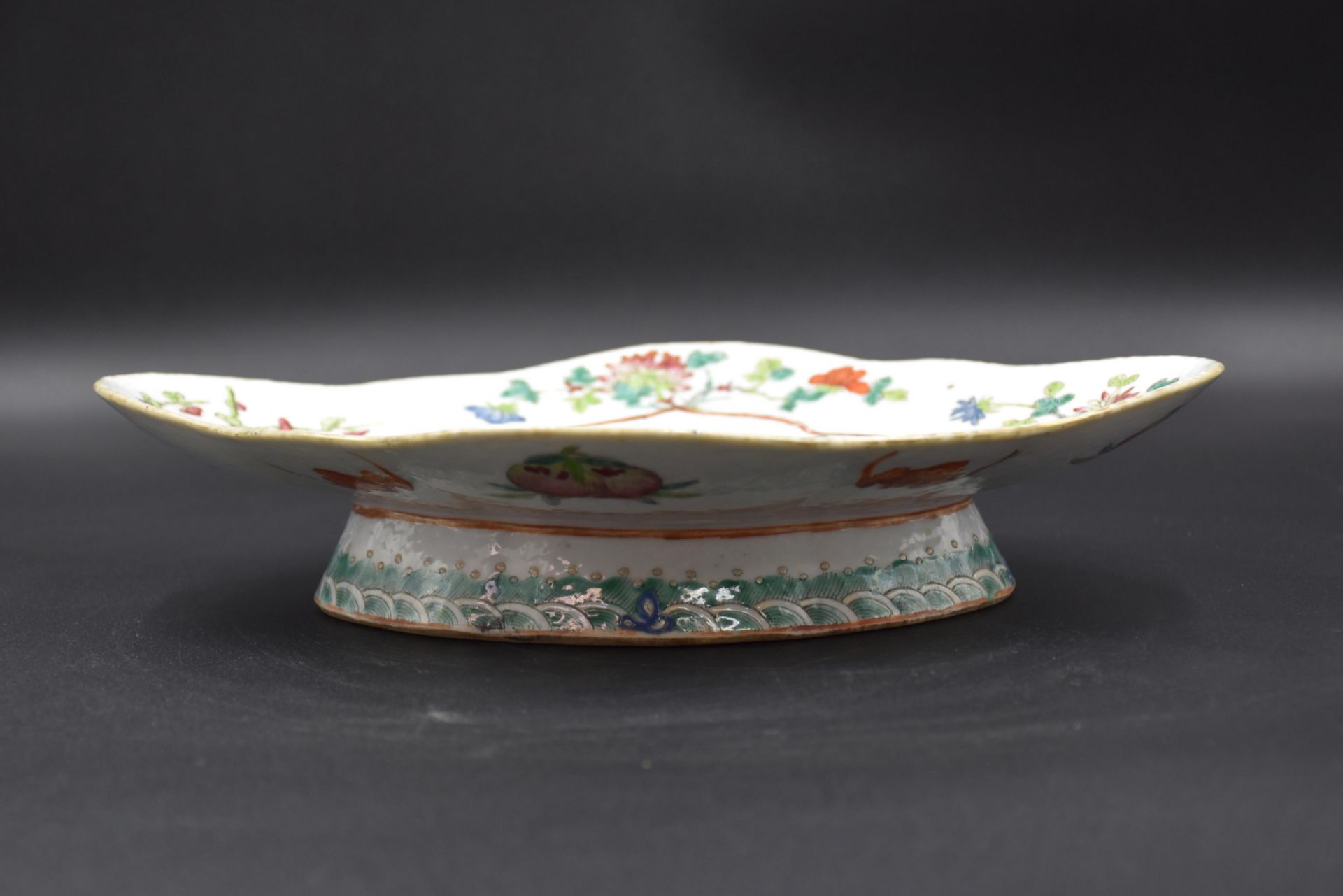 Chinese porcelain ramekin dish with animated decoration. - Bild 2 aus 3