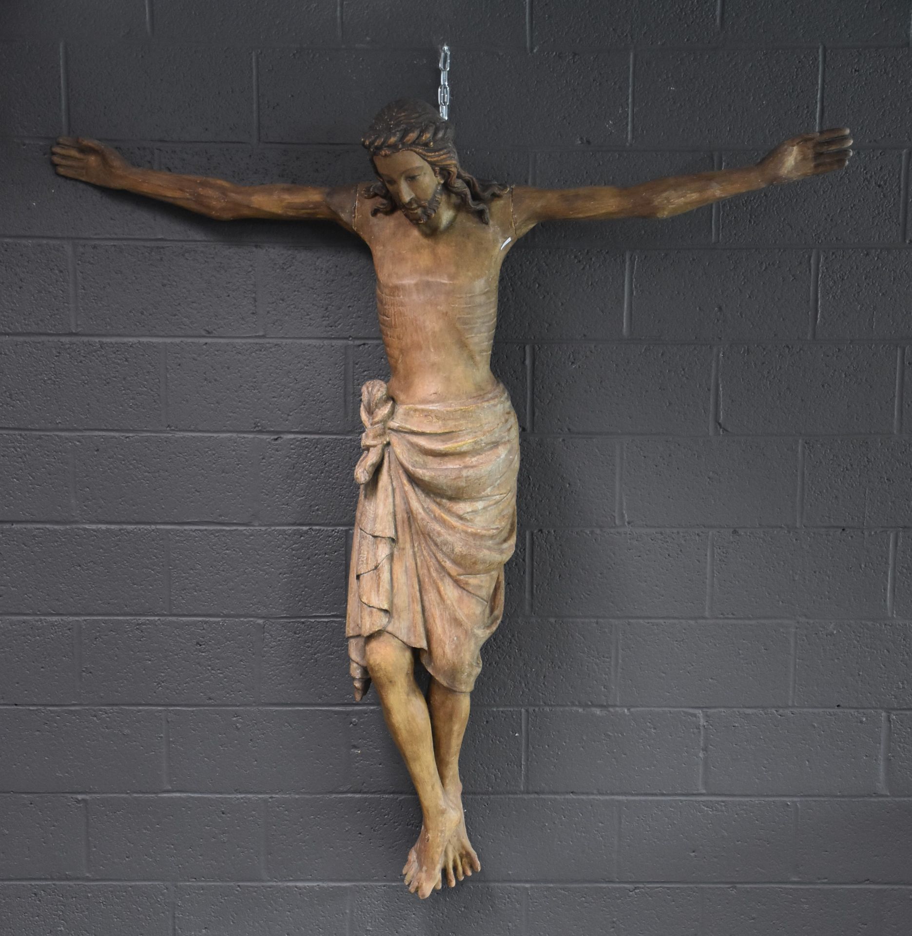 Important neo-Gothic Christ in plaster with a trompe l'oeil patina in polychromed wood. Height : 165 - Bild 4 aus 5