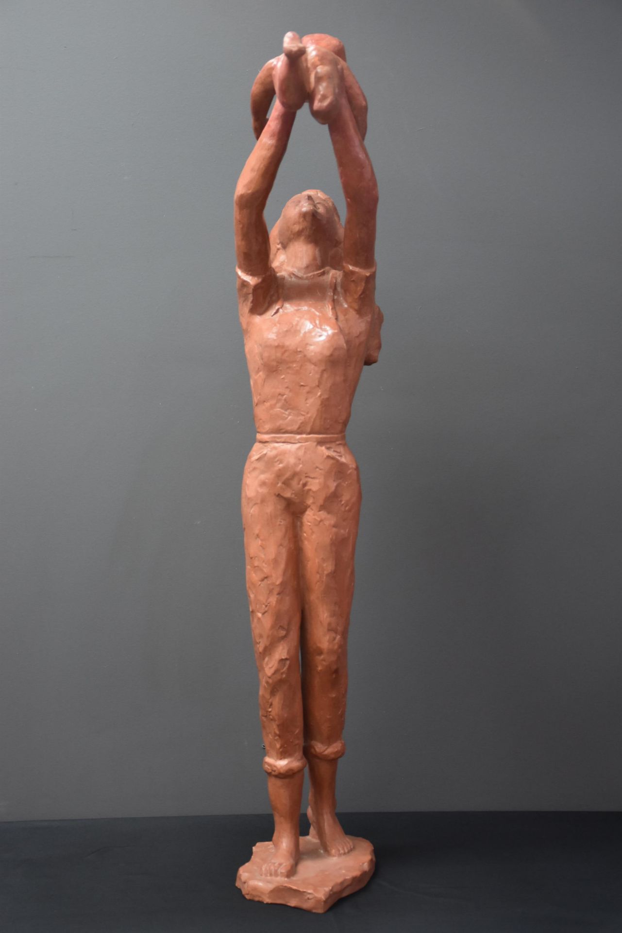 Paul SERSTE (1910-2000). Important terracotta, mother and child. Height : 80 cm. - Bild 7 aus 8