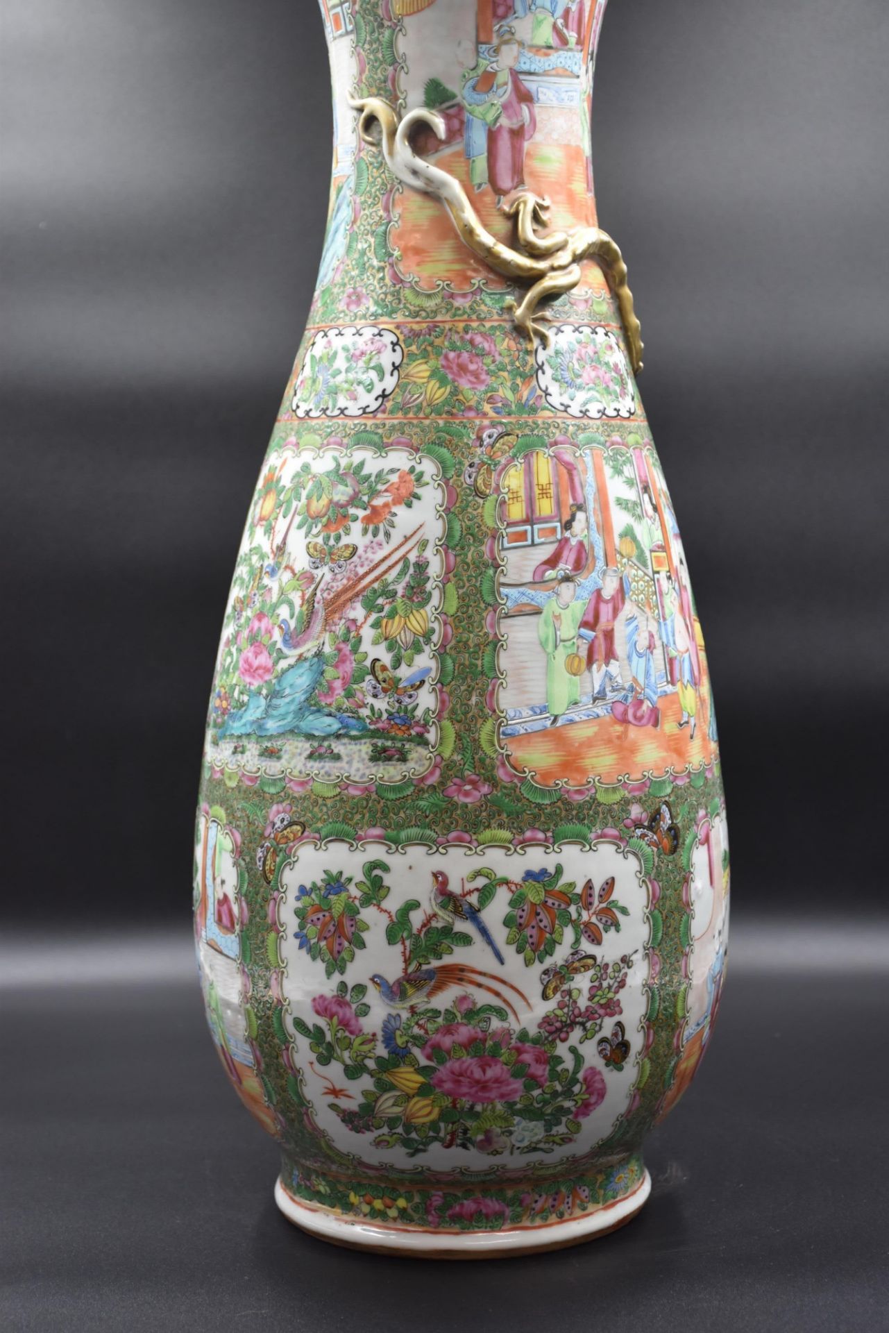 Canton porcelain vase with animated decorations in reserves. Gilded dragon in relief chasing the sac - Image 6 of 8