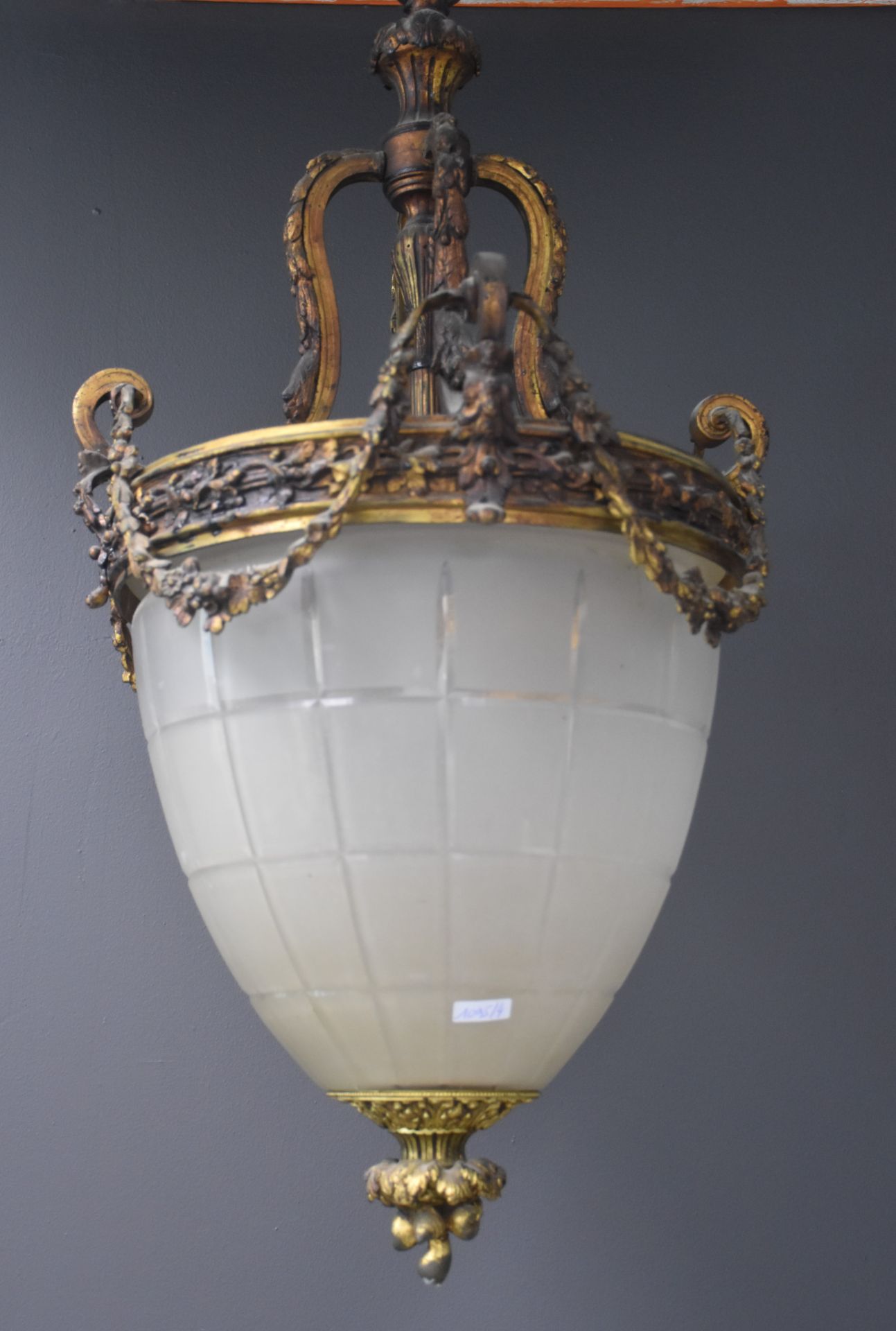  Lantern of hall in bronze and frosted glass. Height : 80 cm.