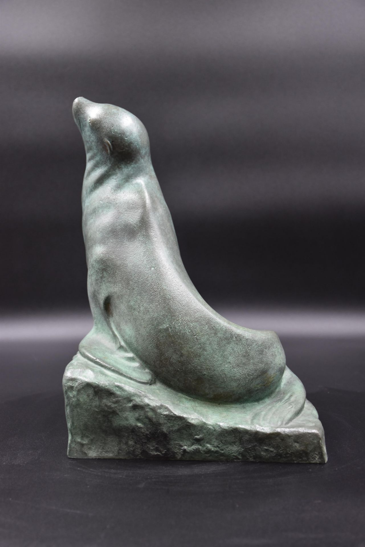 Gabriel René LACROIX (1894-1963) Bronze sea lion with green patina, sand cast. Making original fount - Bild 3 aus 5