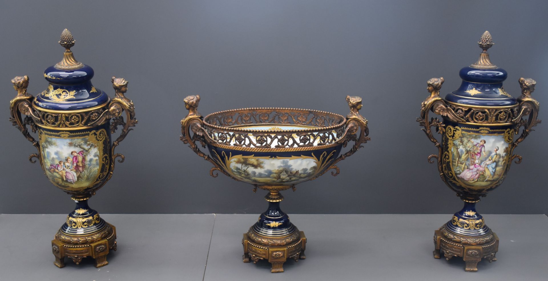 Impressive French porcelain set in the Sèvres style richly decorated with bronzes. In the Napoleon I - Image 10 of 27