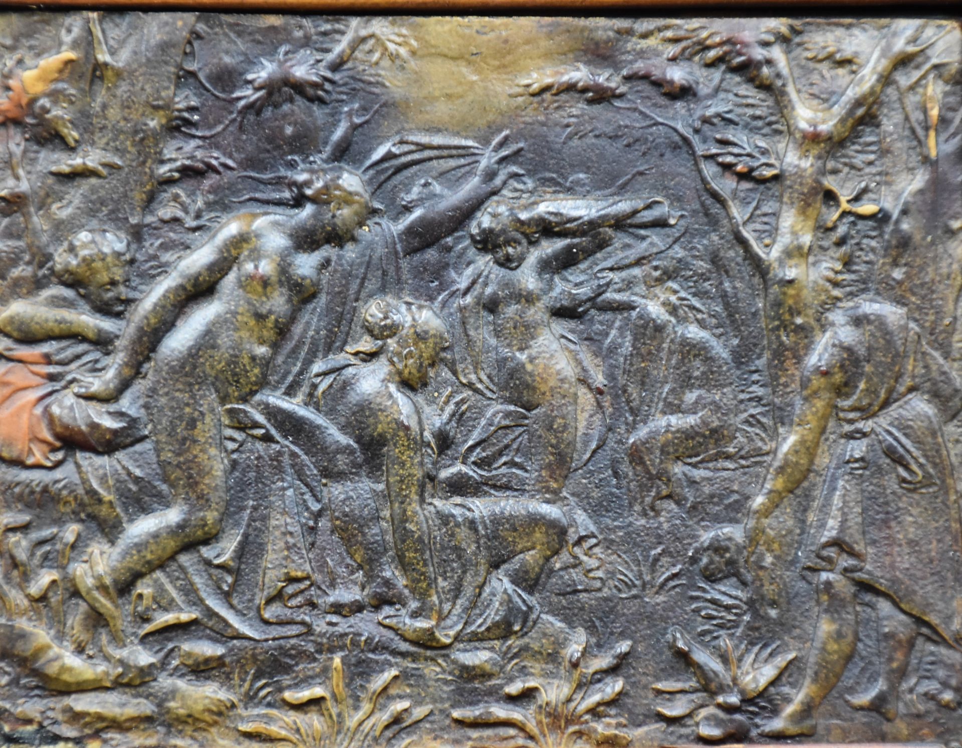 Neoclassical terracotta low relief with naiads at the edge of the wood. Trace of a wax stamp on the  - Bild 2 aus 3