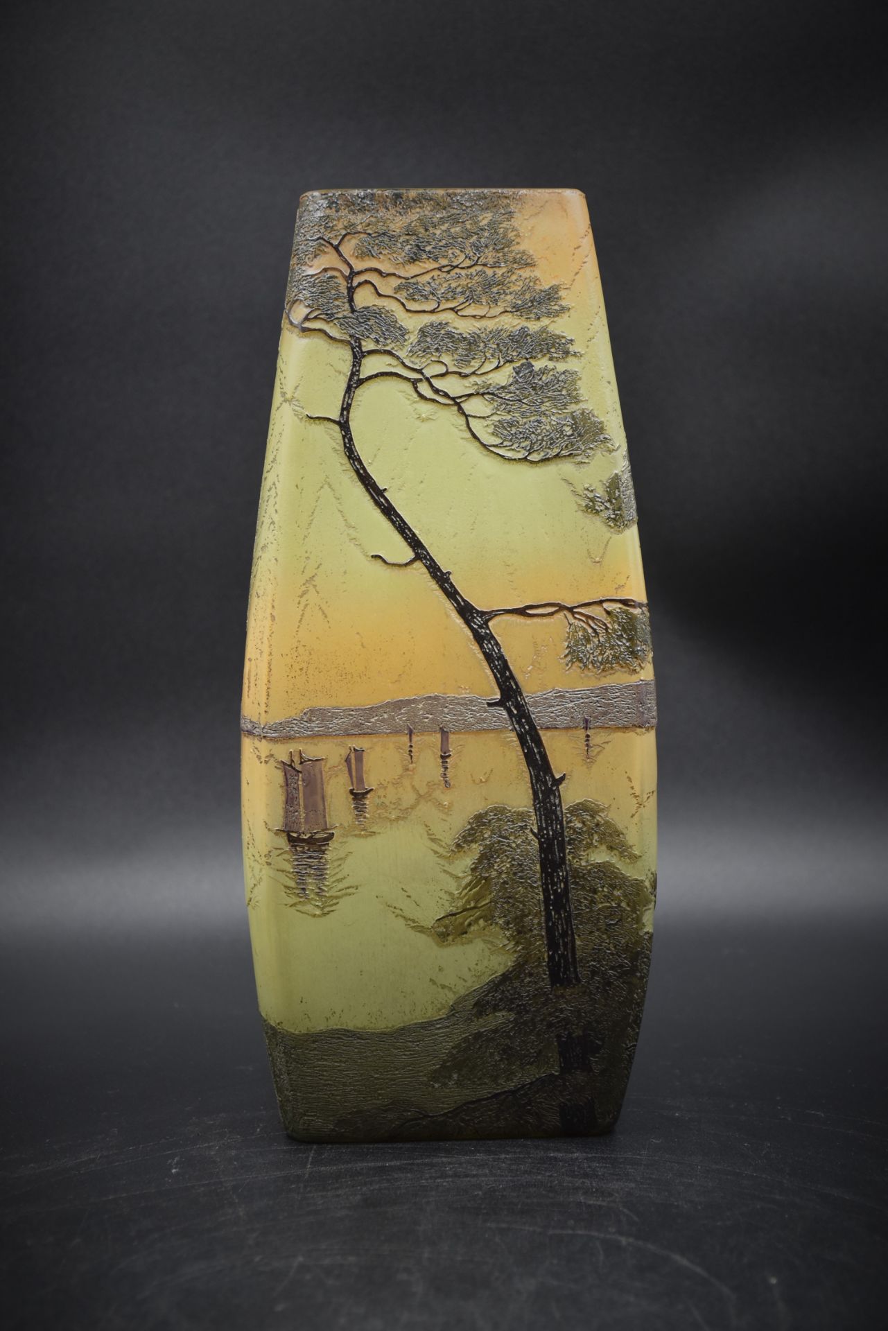 Theodore LEGRAS (1839-1916). A quadrangular vase of lake landscapes, acid-etched. Ht : 30,5 cm.