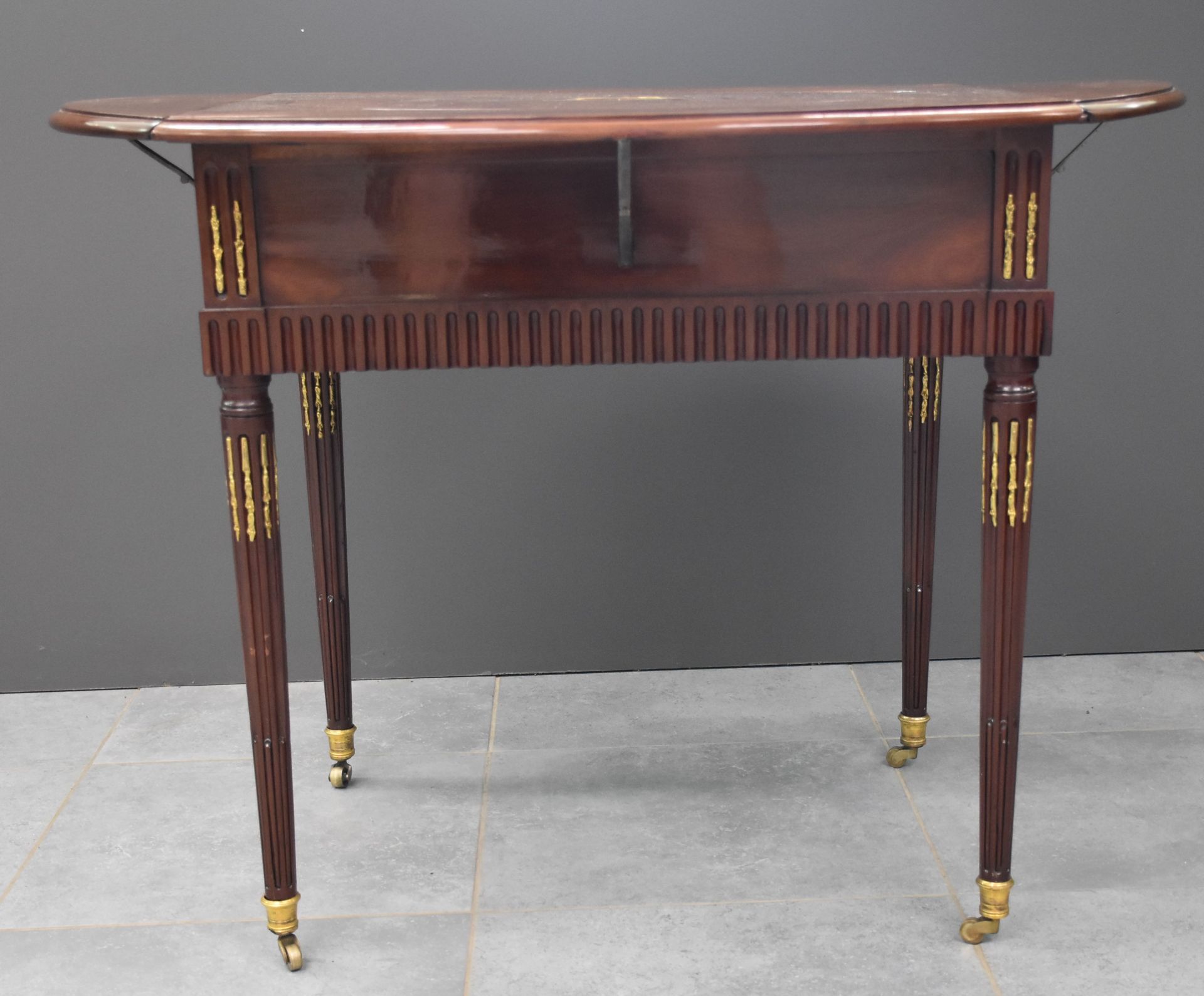 Roger VANDERCRUSE dit LACROIX (1728-1799) and Etienne AVRIL (1748-1791). Rare garden table with - Image 3 of 5