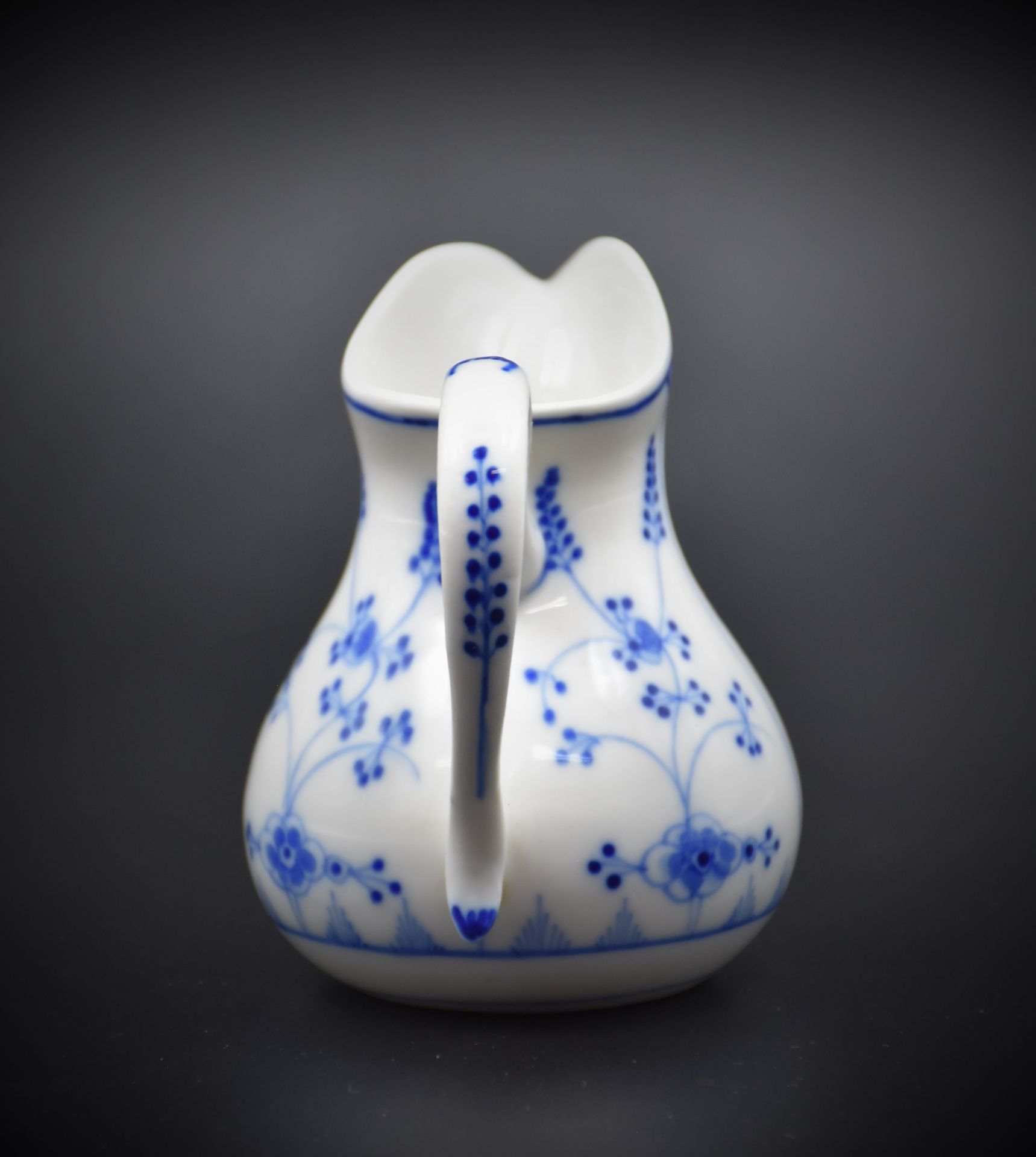 Milk pot in Tournai porcelain. Height : 8 cm. - Image 2 of 4