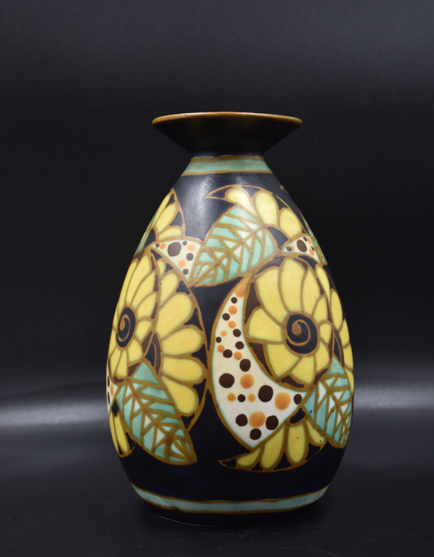 Boch Kéramis vase with a mat finish of stylized flowers. Monogram Léon Lambillotte. D 1084. Height : - Image 2 of 4