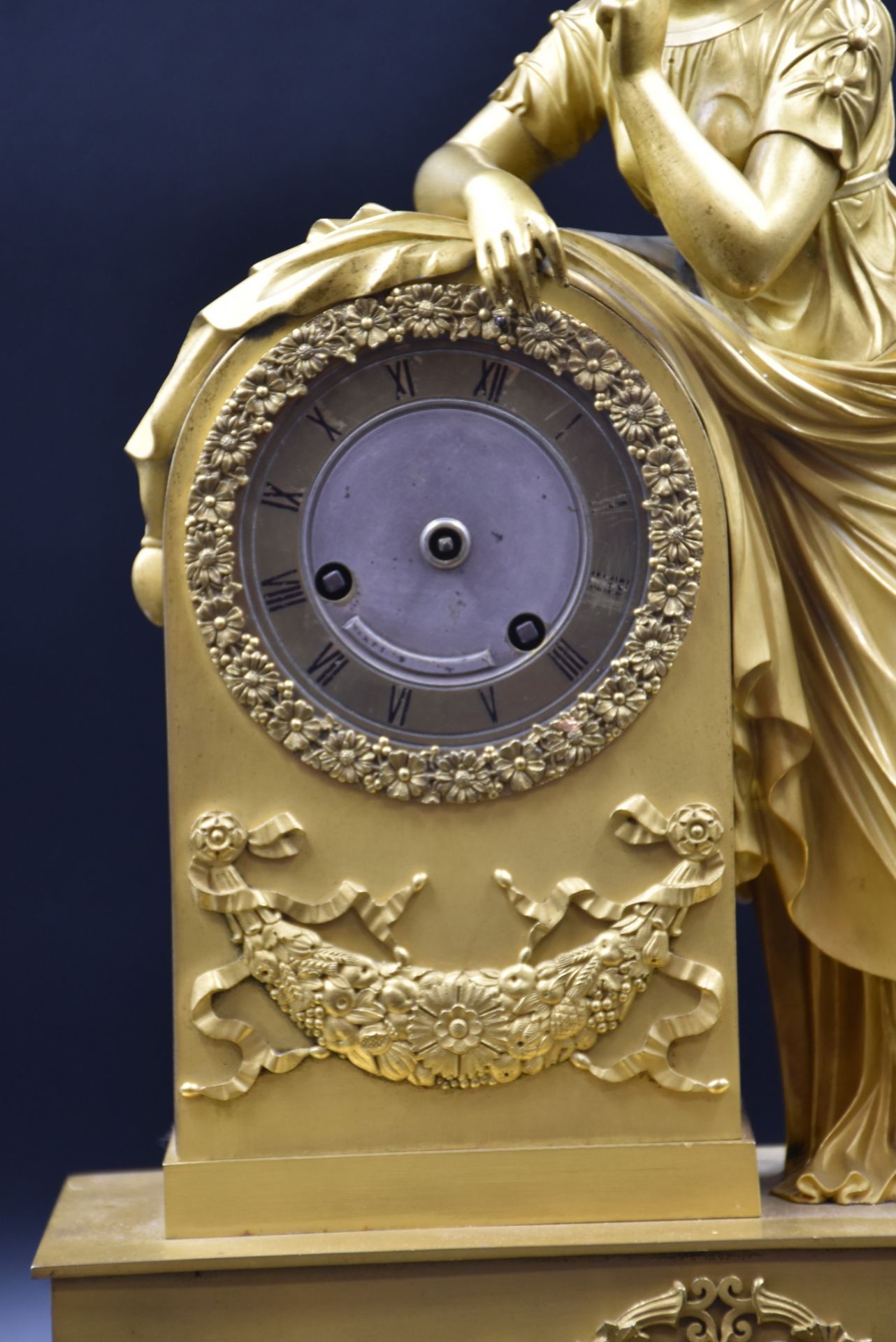Gilt bronze clock with antique subject. Restoration period. Missing the hands. (No key or - Image 2 of 4