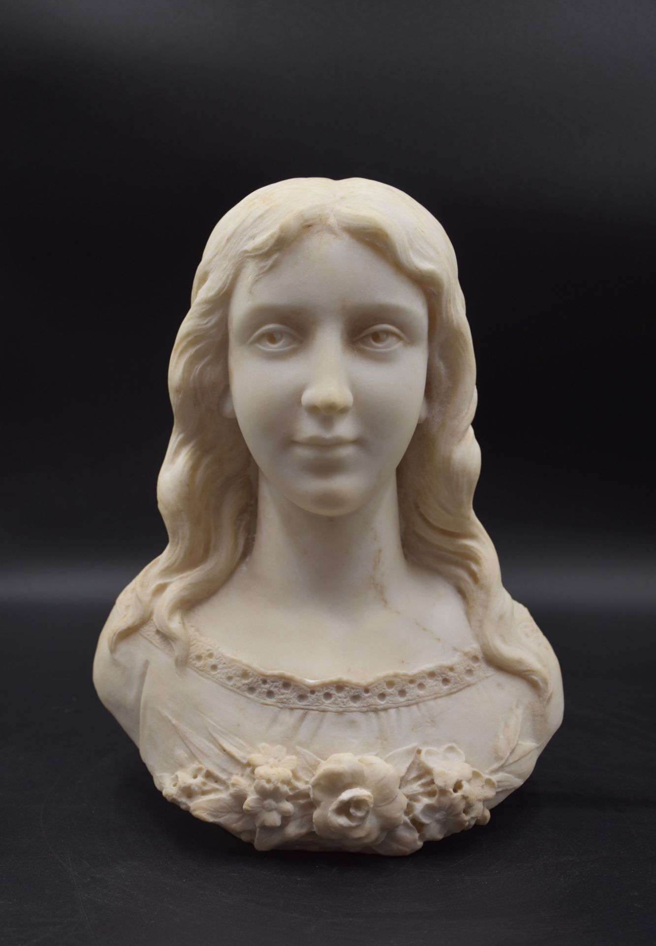 Alfredo MARCHETTI The Spring. Romantic bust in Carrara marble. Signed and titled on the back.