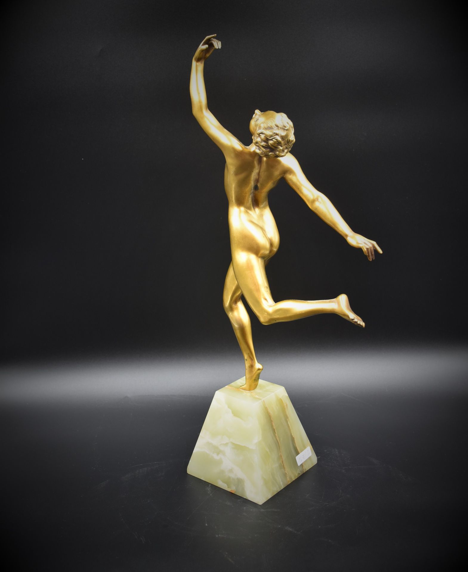 Art deco gilt bronze nude dancer. Base in green onyx. Height : 54 cm. - Bild 5 aus 5