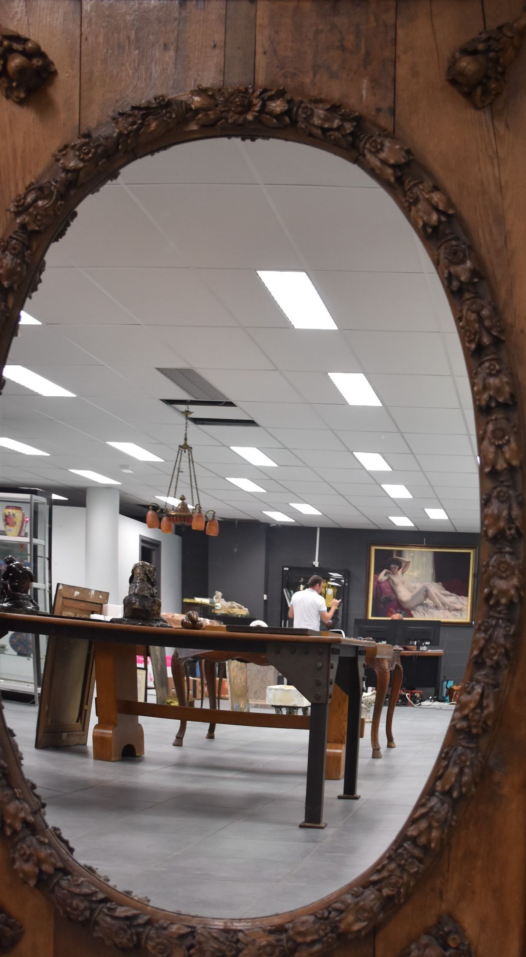 Imposing Italian mirror in carved wood. Missing a small rose window in the upper left corner. Height - Bild 3 aus 5