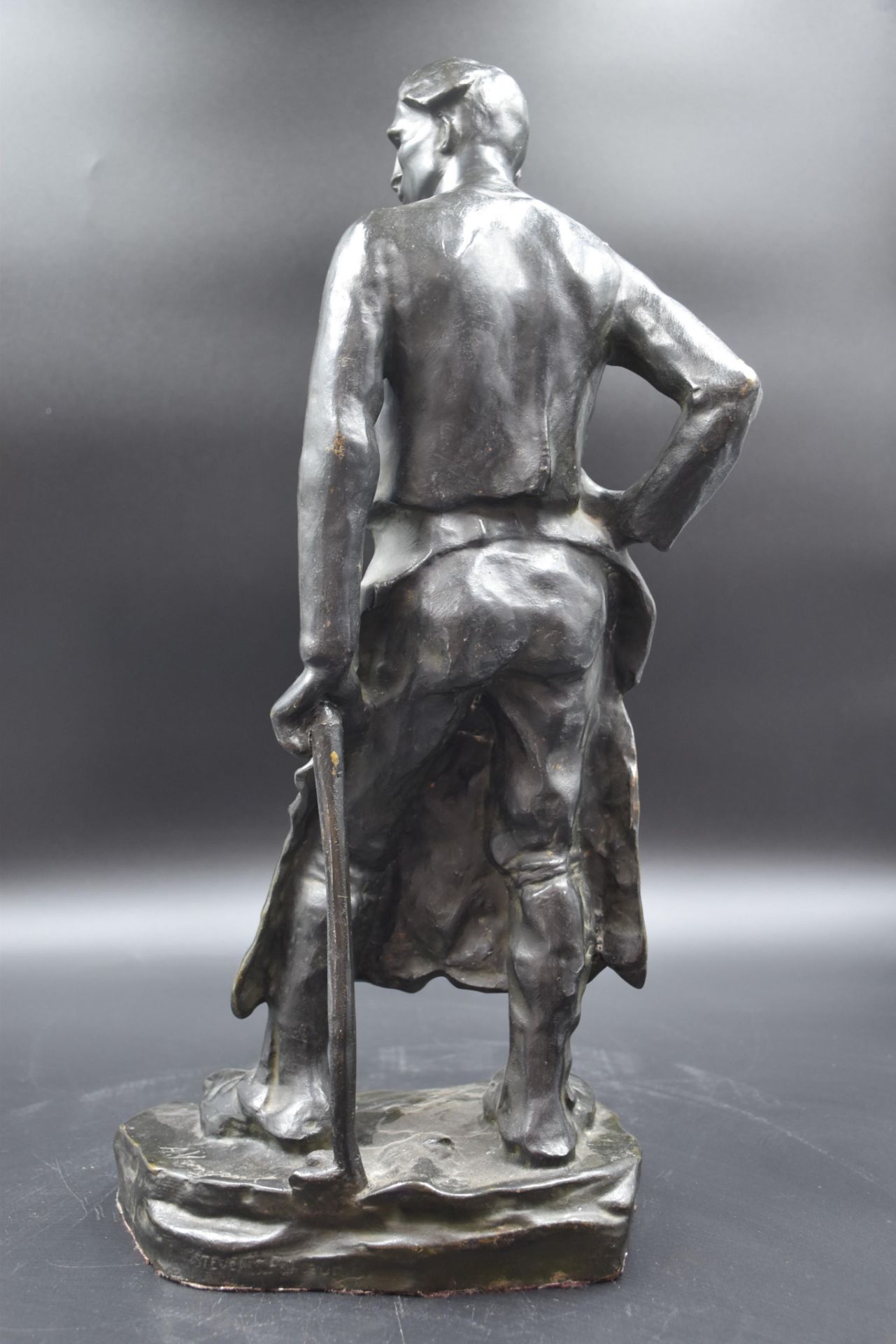 A. VANGENT. The metallurgist. Bronze with dark patina. Height : 48 cm. - Image 2 of 4