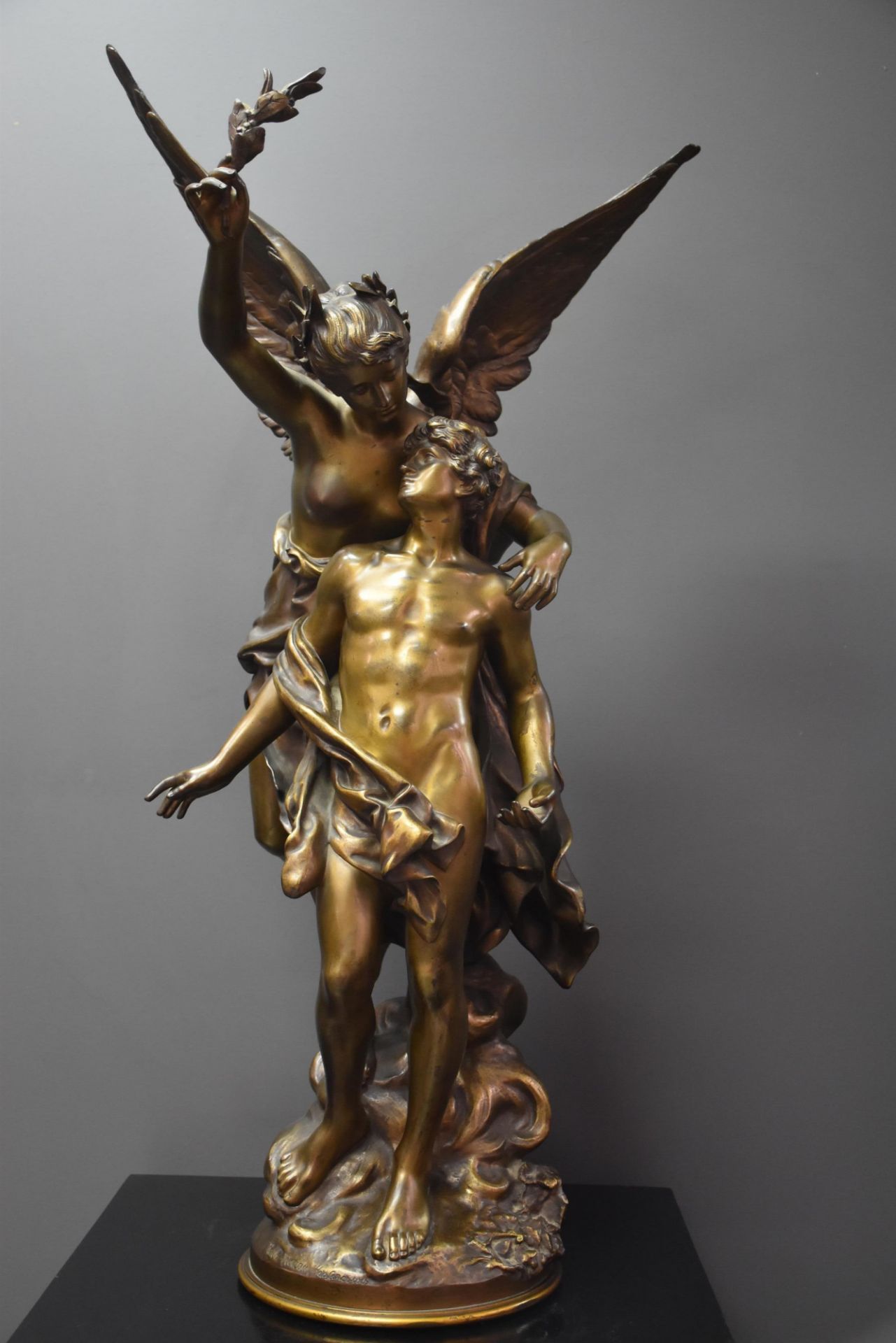 Mathurin MOREAU (1822-1912). Imposing allegorical bronze with medal patina. Mention "Hors concours".