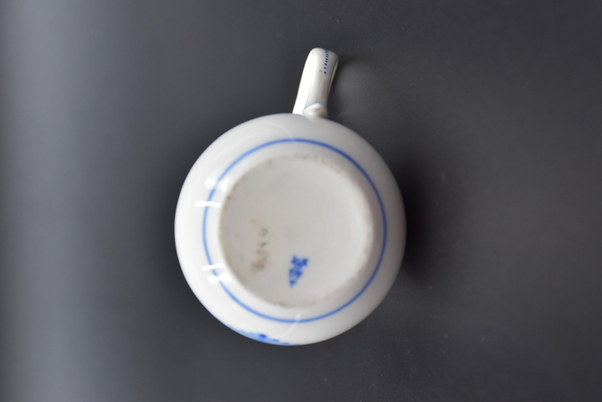 Milk pot in Tournai porcelain. Height : 8 cm. - Image 4 of 4