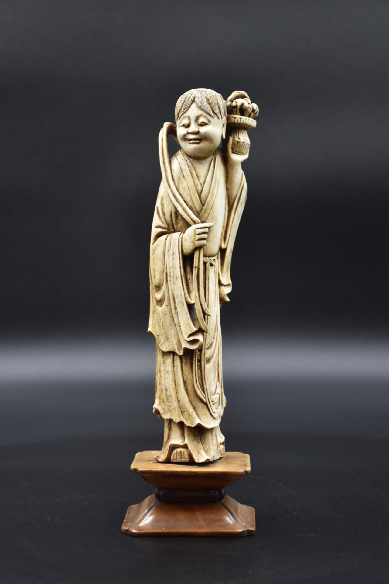 Lot of two Chinese ivory sculptures around 1900. Height: 25 cm and 17 cm. - Image 3 of 4