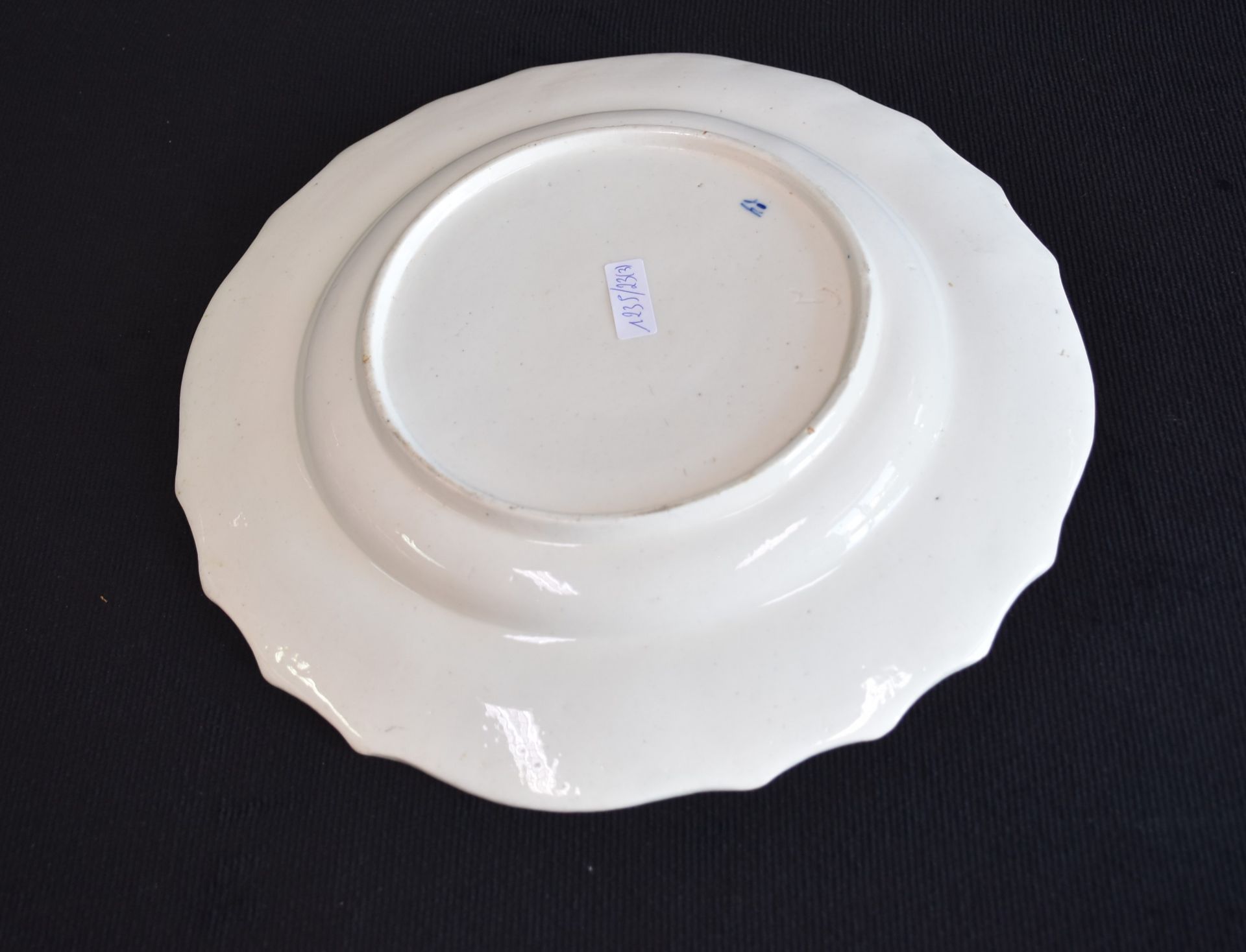 Set of three Tournai porcelain round dishes. - Image 3 of 4