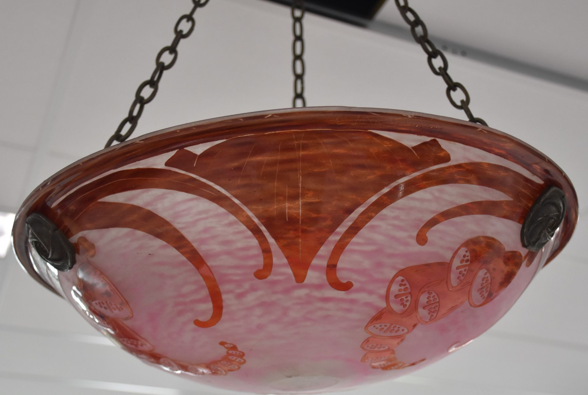 The French Glass. Art deco hanging lamp made of a dome with multilayer decoration of stylized - Bild 2 aus 4