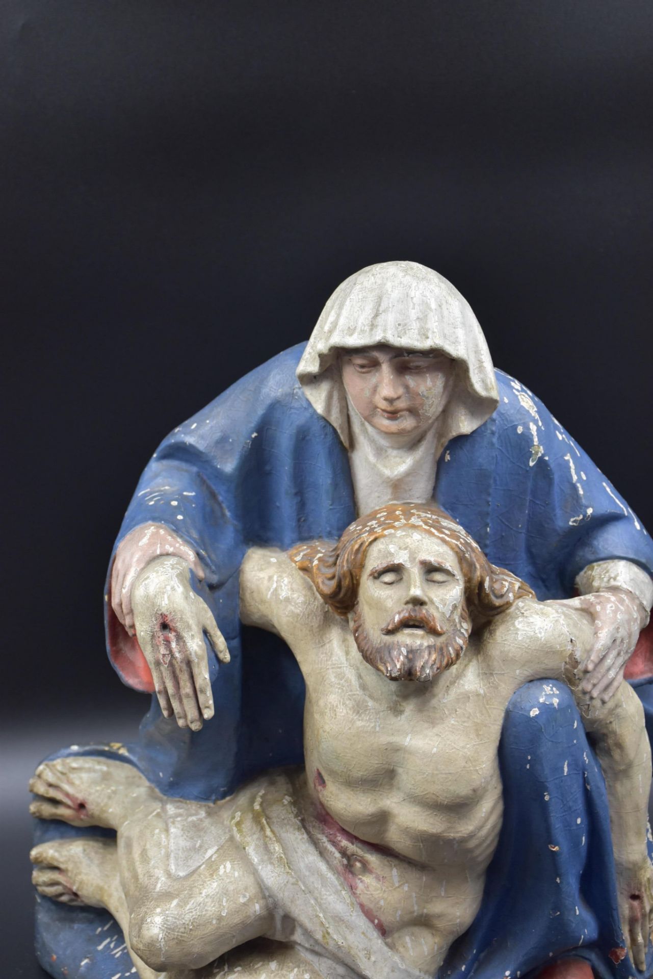 Carved wooden Pieta around 1600. Later polychromy, traces of the original layer. Height: 41 cm. - Image 2 of 3