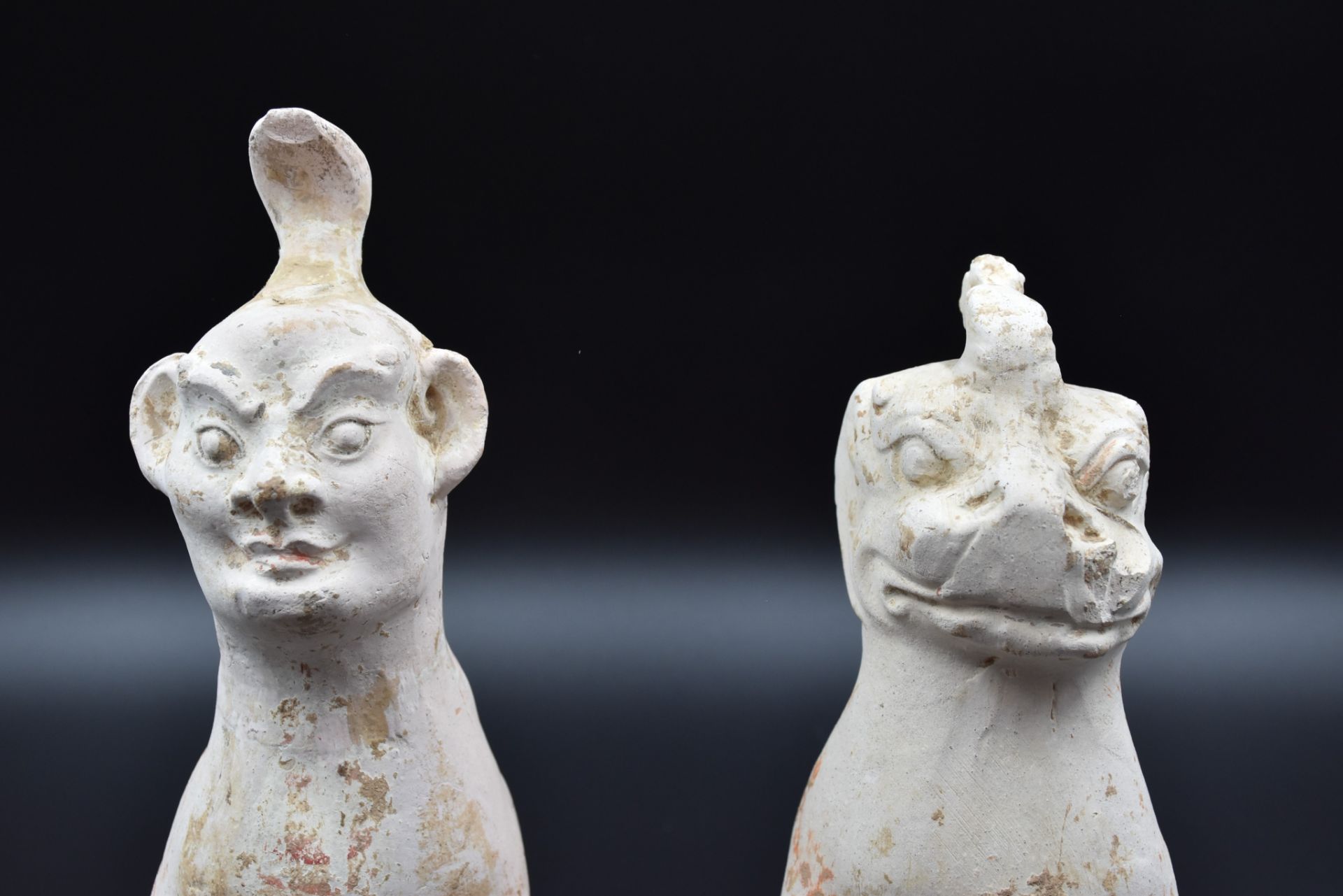 Two earthenware statues, Tang Dynasty (618-907), with thermoluminescence certificate and certificate - Bild 2 aus 5