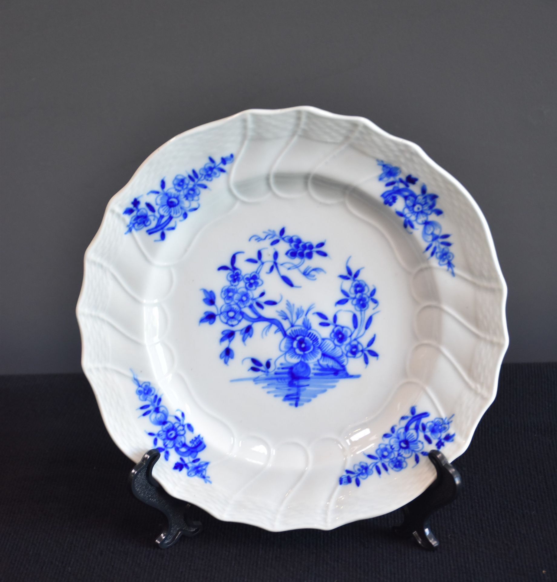 Set of 6 Tournai porcelain dessert plates. Wicker and twisted ribs. - Image 2 of 3