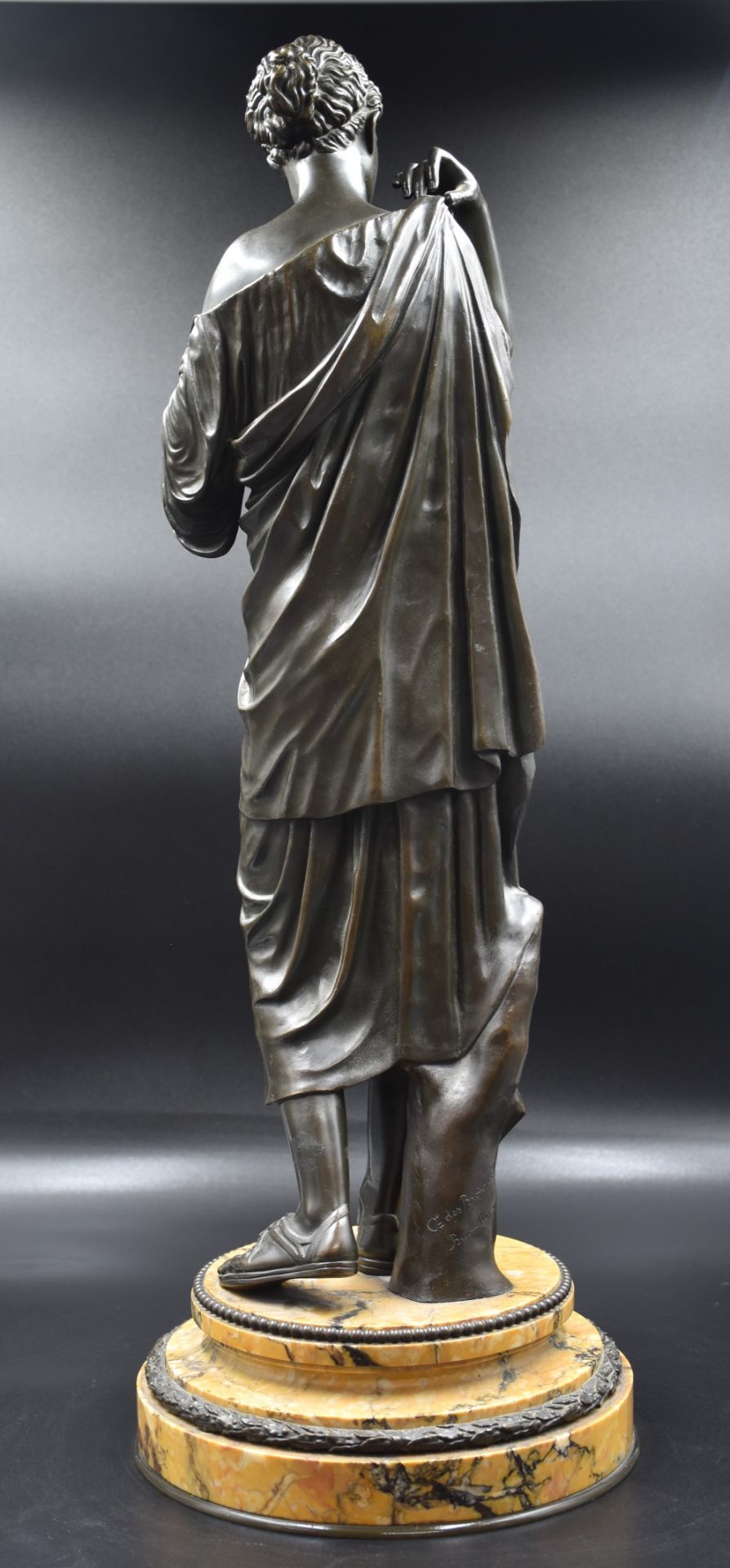 The diane of Gabies. Bronze with brown patina on a Sienna marble base. France end of the XIXth - Bild 5 aus 5