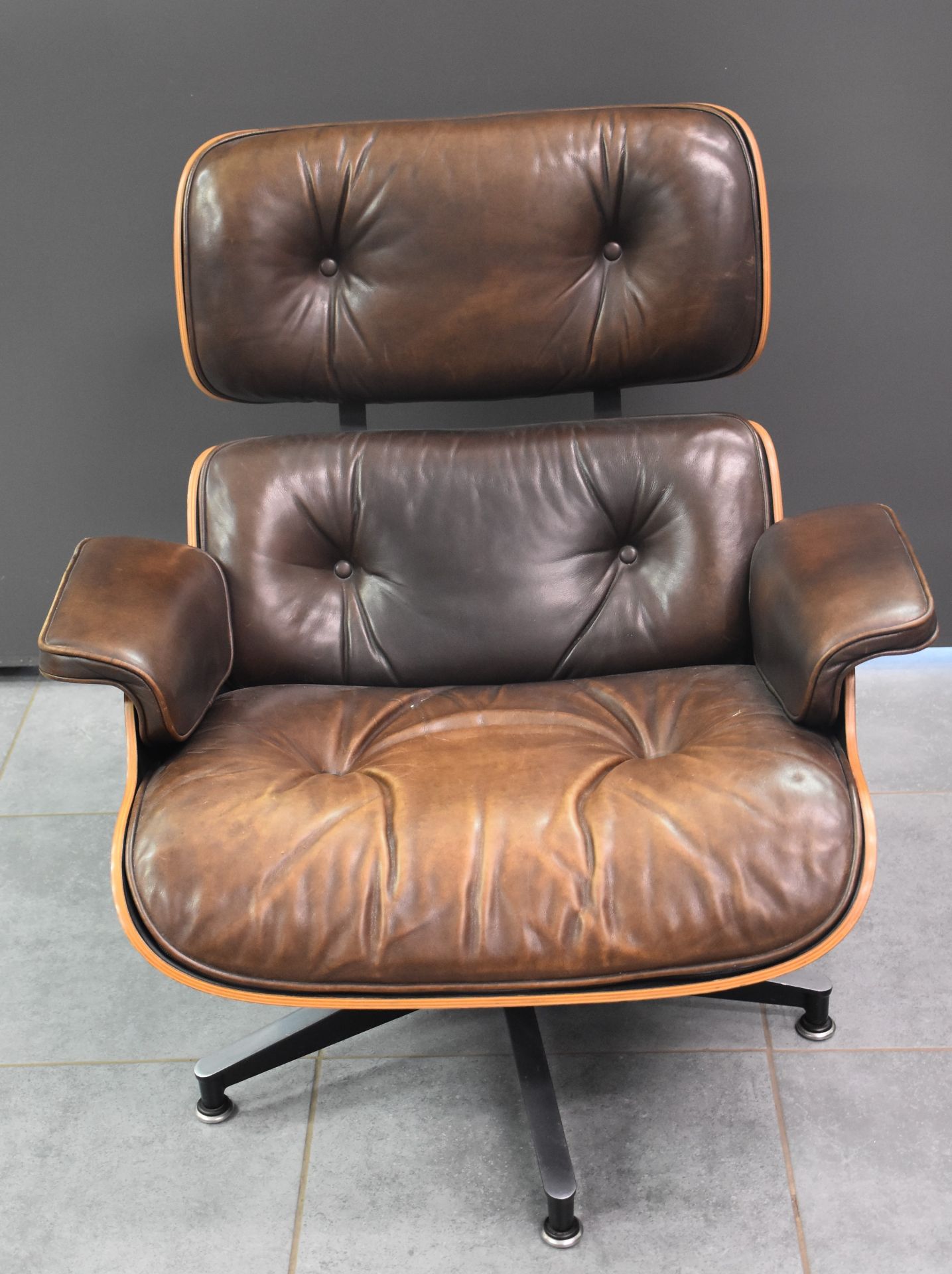Charles and Ray Eames Vintage armchair. Brown leather. - Image 2 of 3