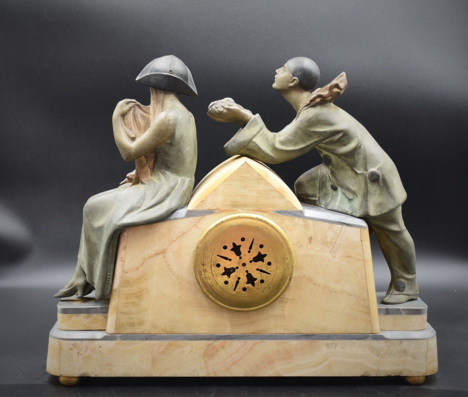 Art deco clock Pierrot and Colombine. Onyx, marble, regula. Height : 35 cm. No key, no pendulum. - Image 3 of 4