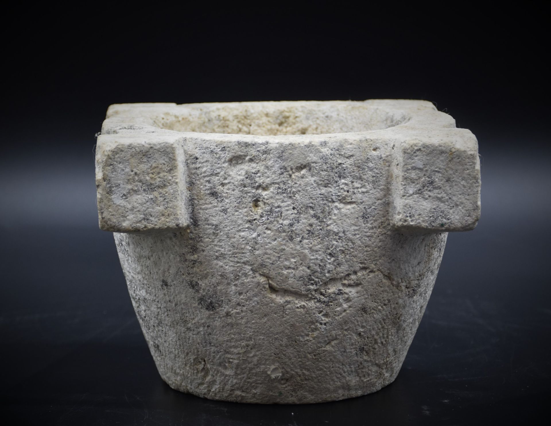 Limestone mortar, Italy around 1600. Height : 13 cm. - Bild 2 aus 2
