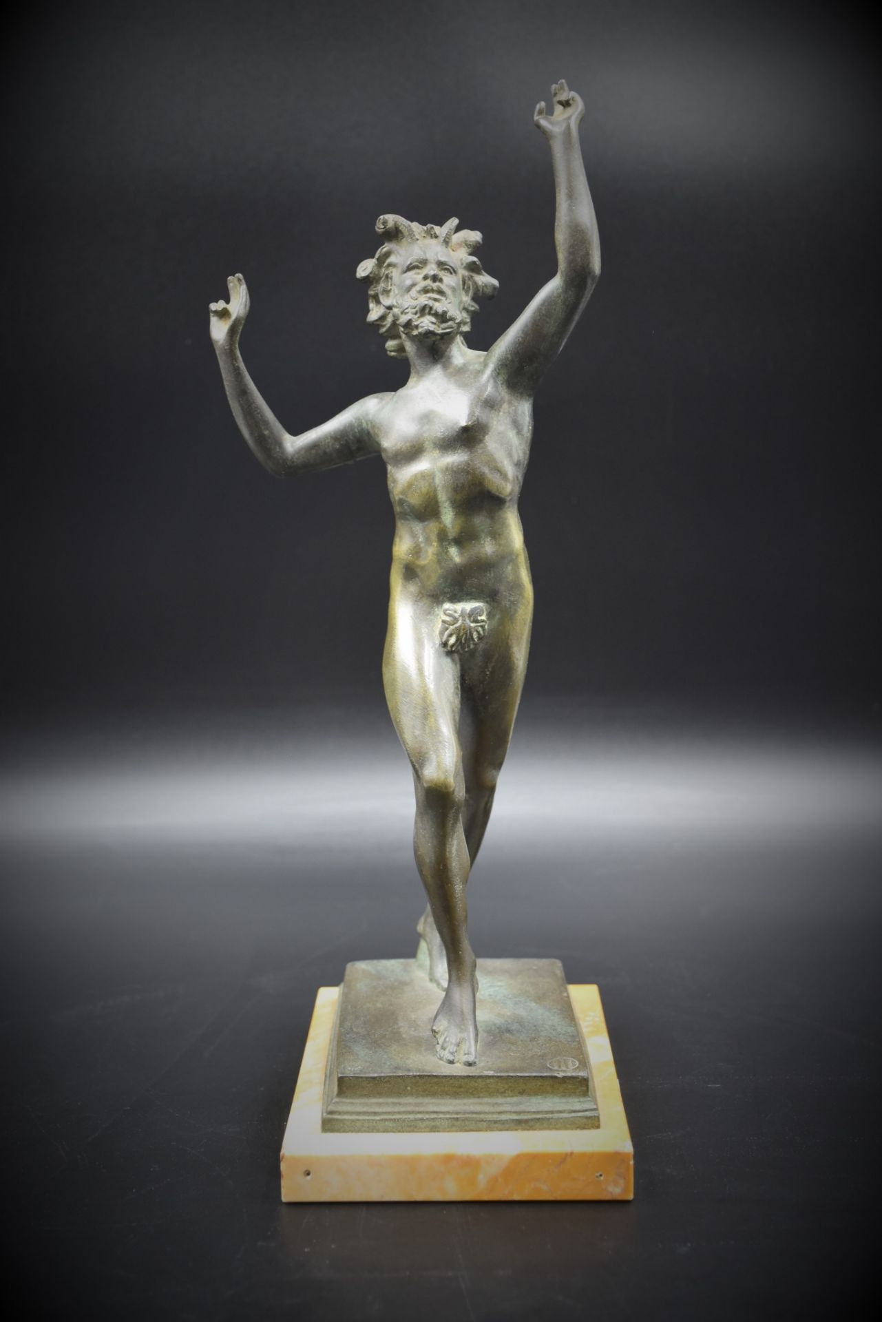 The faun of Pompeii. Bronze proof with green patina, beginning of the 20th century. Editions - Image 2 of 4