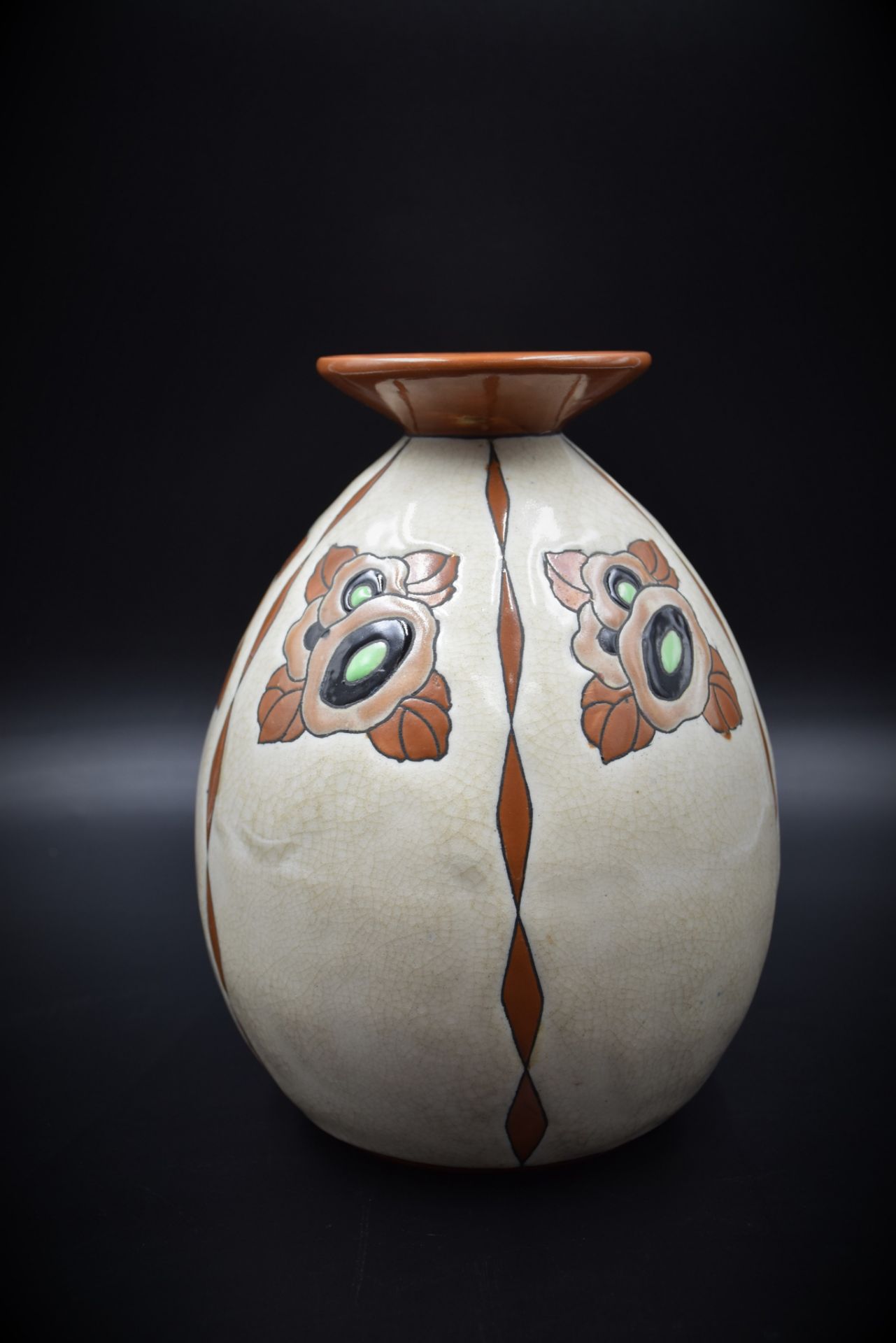Charles CATTEAU (1860 -1966). Boch Kéramis stoneware vase with enamelled decoration of flowers. D. - Bild 2 aus 3