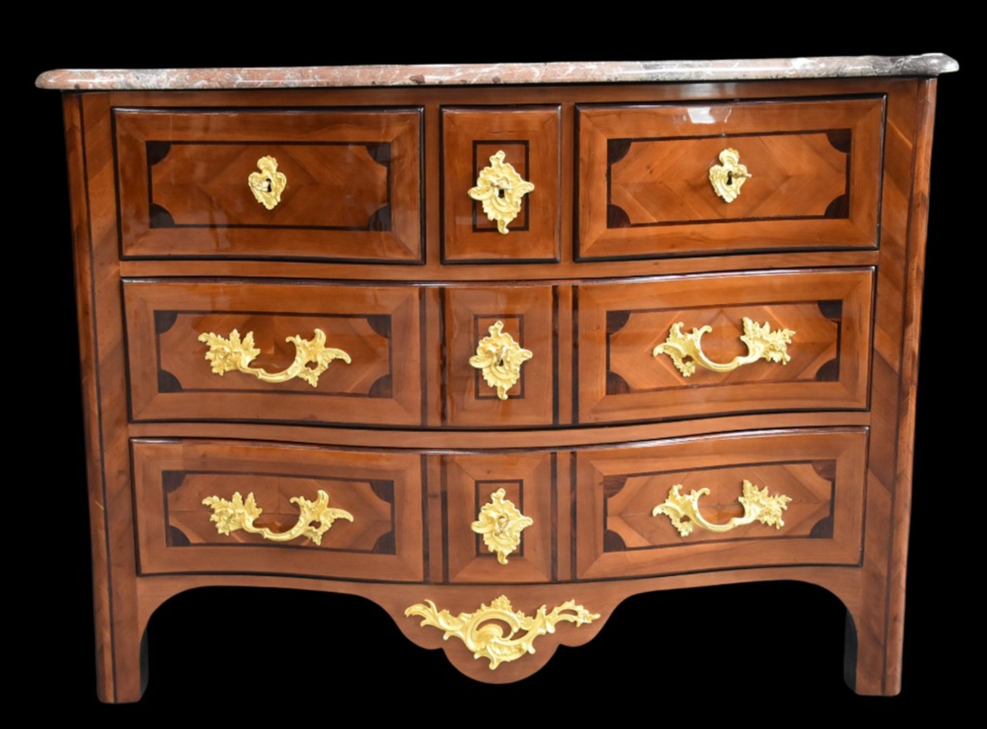 Louis XV period marquetry chest of drawers opening on five drawers. Gilded bronzes stamped with