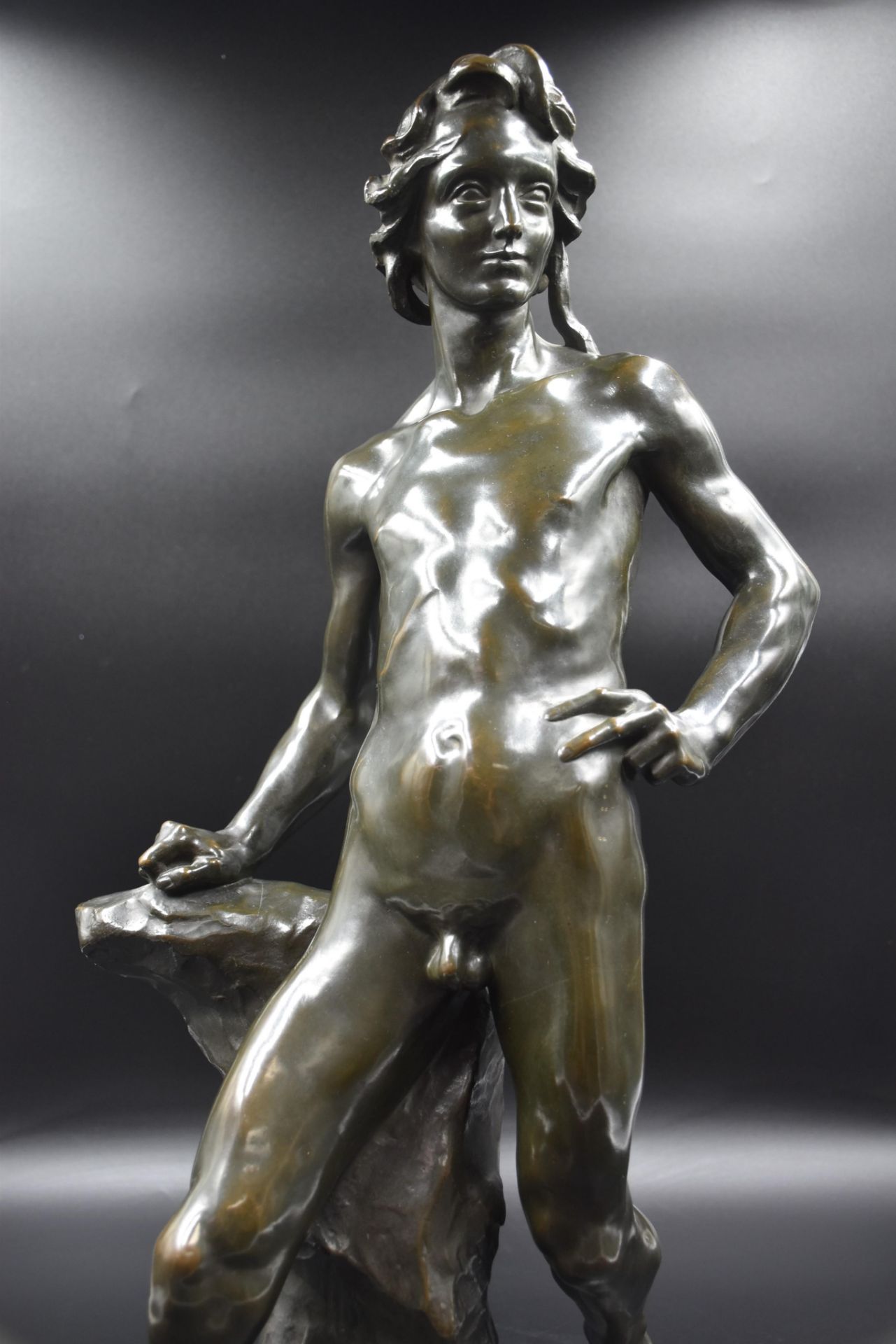 Victor ROUSSEAU (1865-1954). In front of life. Bronze with green patina. Founder Petermann Brussels. - Image 3 of 6