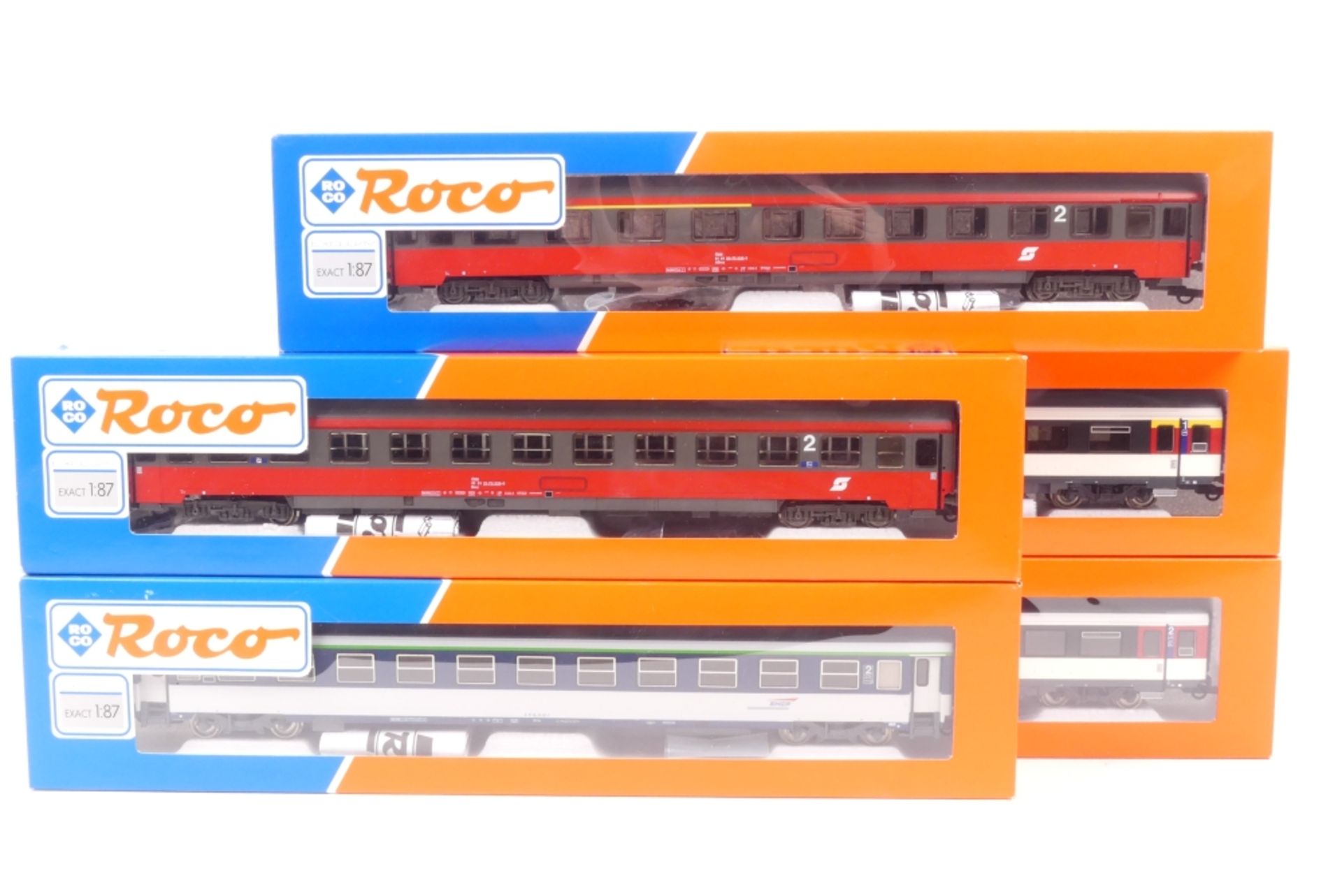 Fünf Roco D-ZugwagenFünf Roco D-Zugwagen, 45233, 1/2.Kl., 45234, 2.Kl., ÖBB, rot/gr