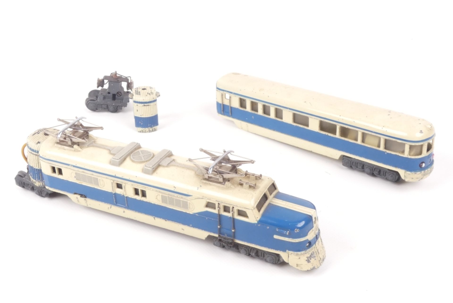 Märklin ST 800 blau (Erstversion)Märklin ST 800 blau (Erstversion), Motorteil und En