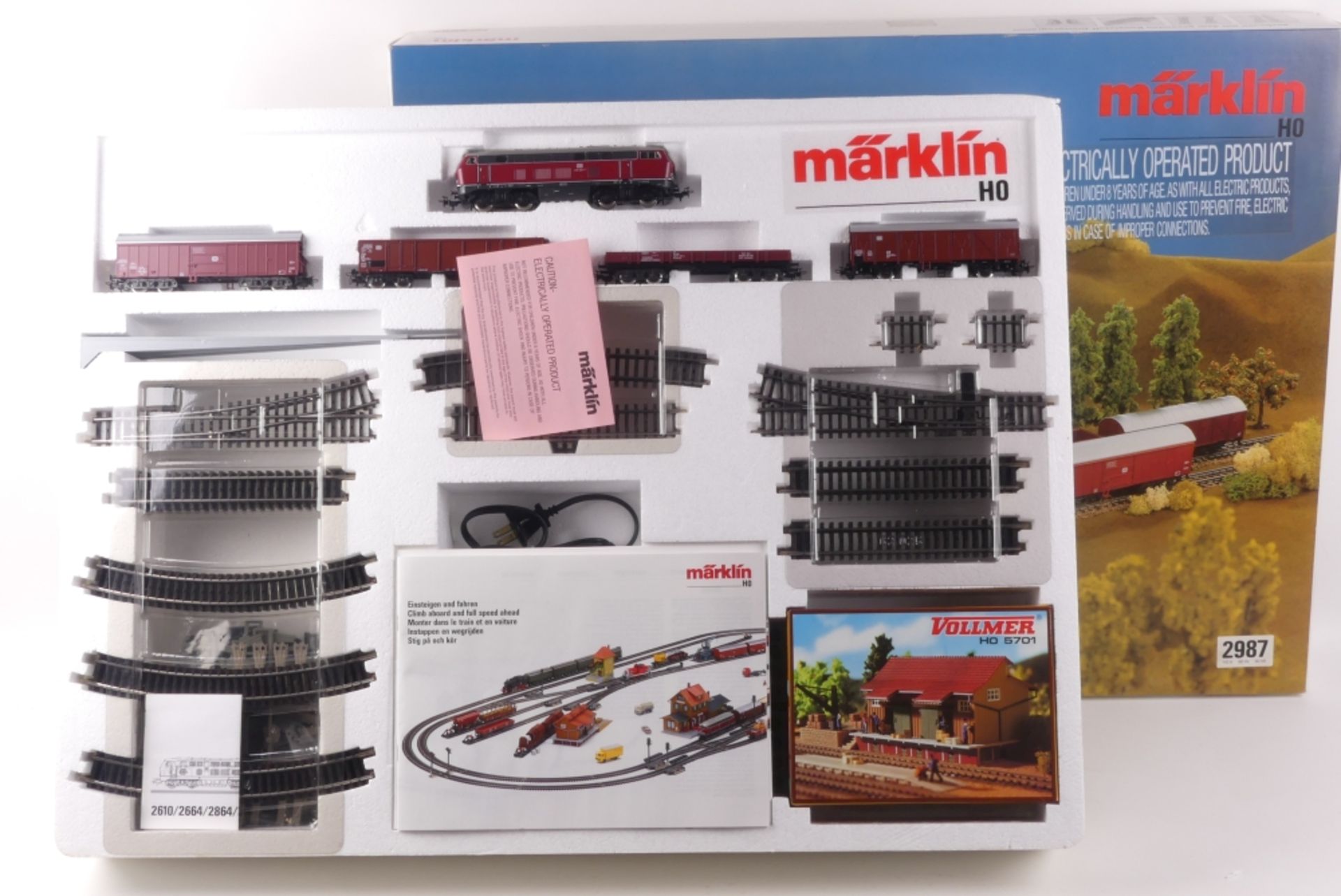 Märklin 2987Märklin 2987, Starpackung mit Diesellok Br 216 der DB, vier Güterwagen