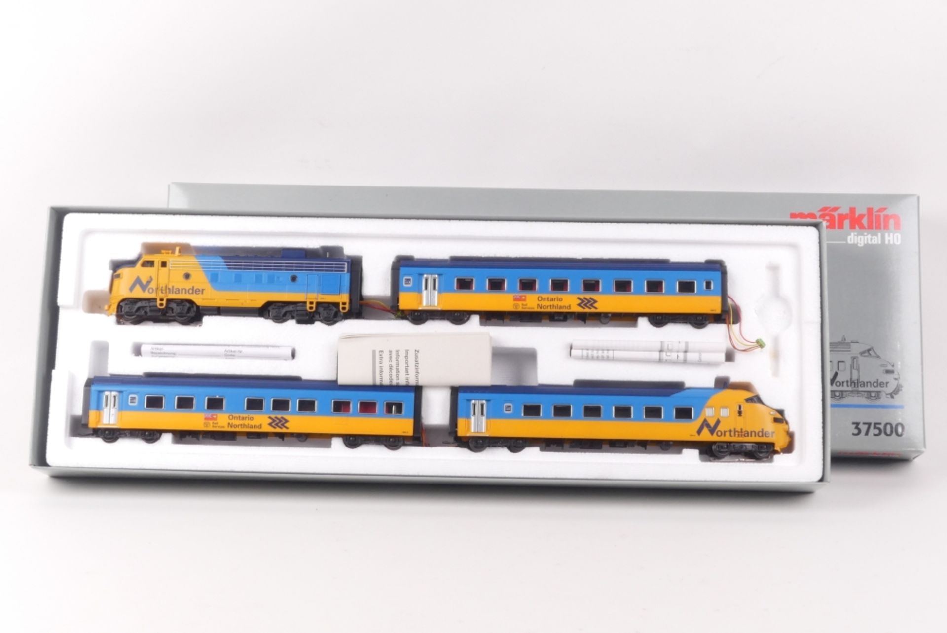 Märklin 37500Märklin 37500, "Northlander", vierteiliger Triebwagenzug, Diesellokomot