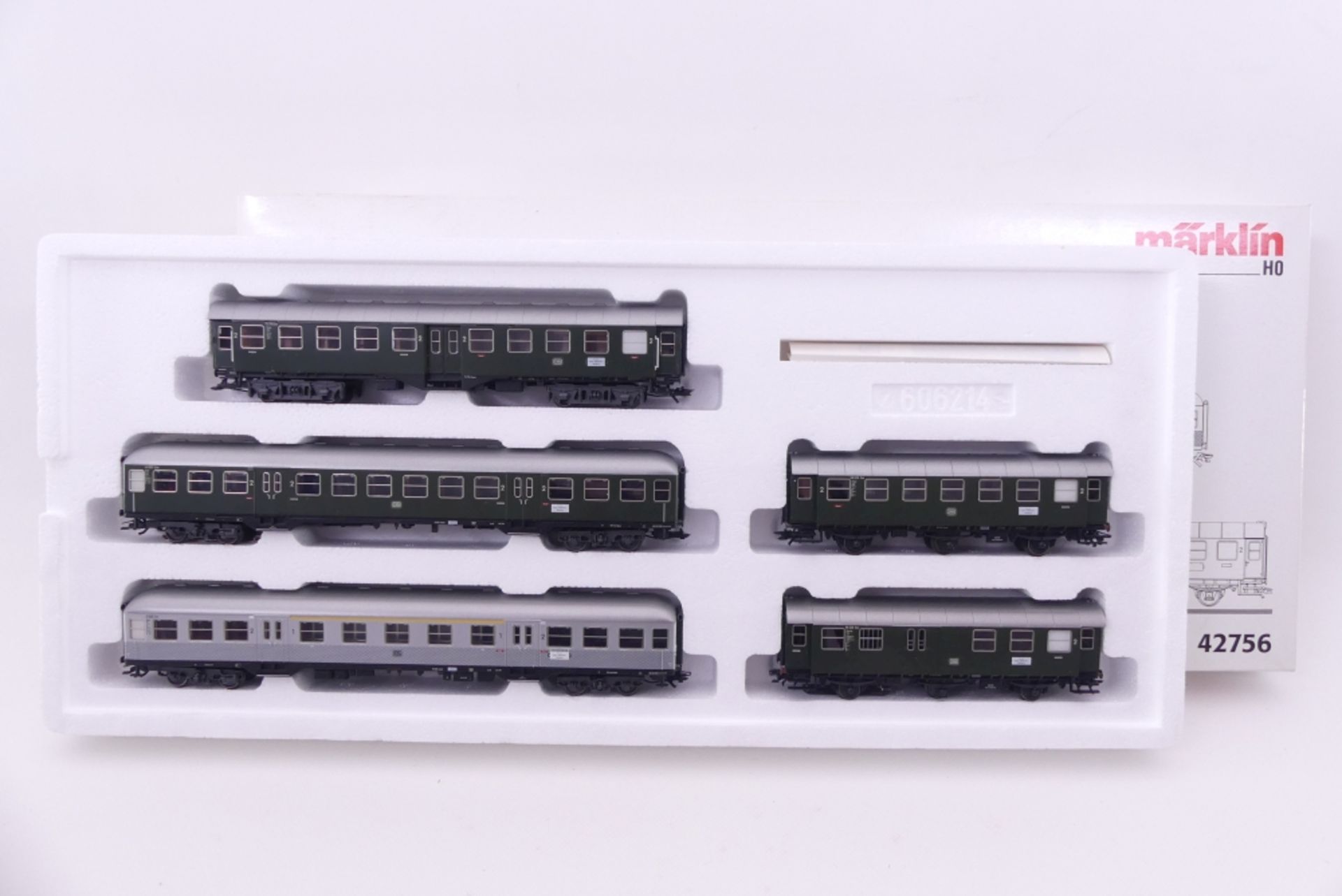 Märklin 42756, Wagen-Set "Nahverkehr", fünf verschiedene Personenwagen, teils Flugrost an den