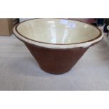 A vintage enamel mixing bowl w35cm