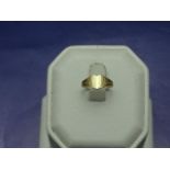 A 9ct gold heart shaped signet ring size F