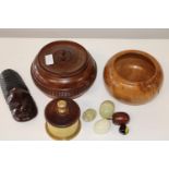 A good selection of treen items